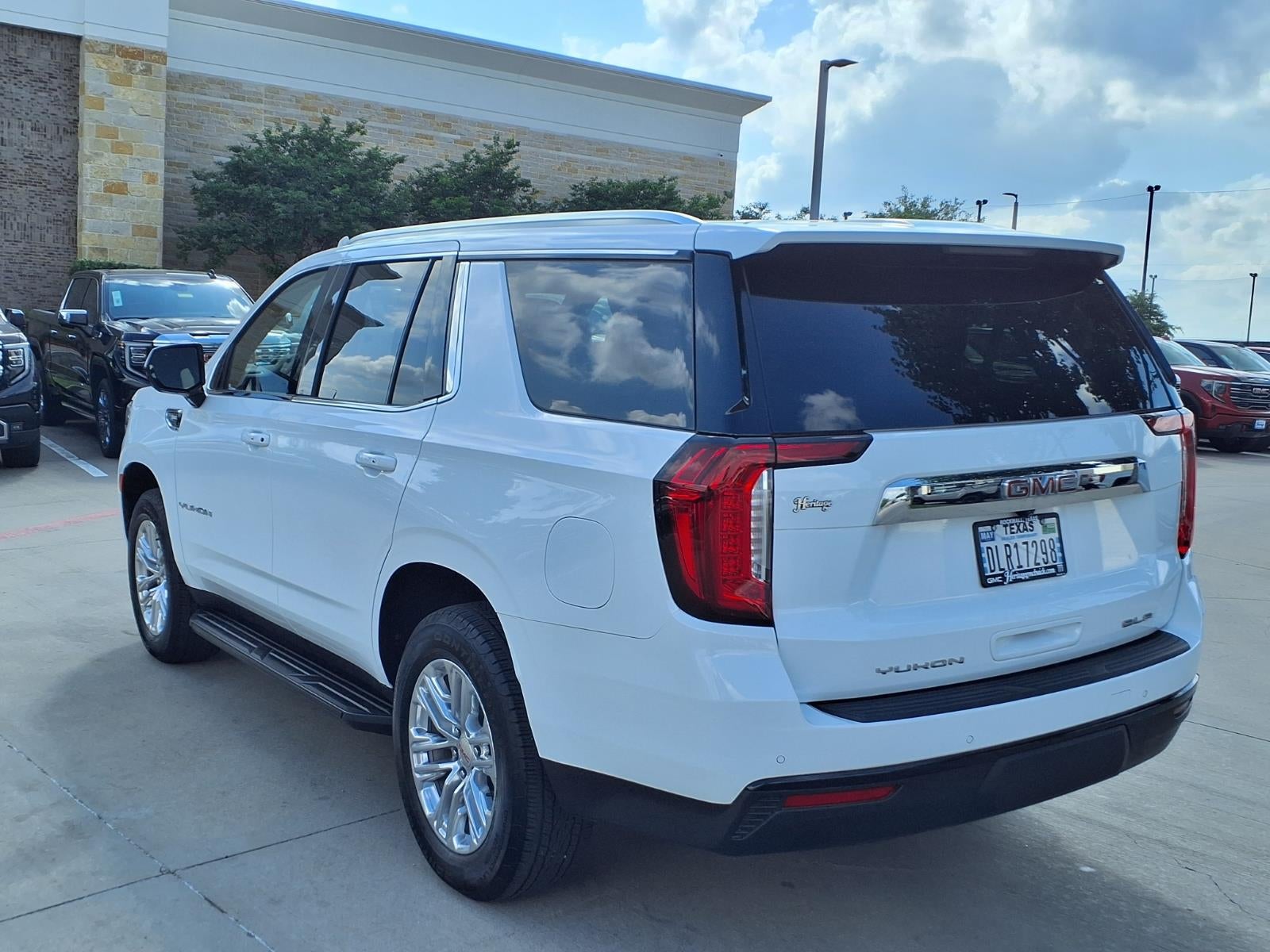 2024 GMC Yukon SLE