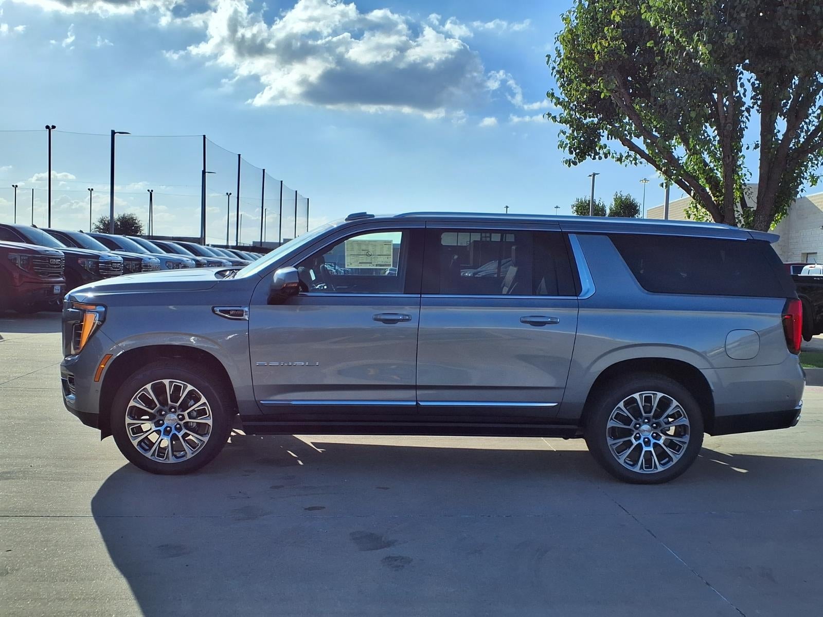 2026 GMC Yukon XL Denali - Photo 27