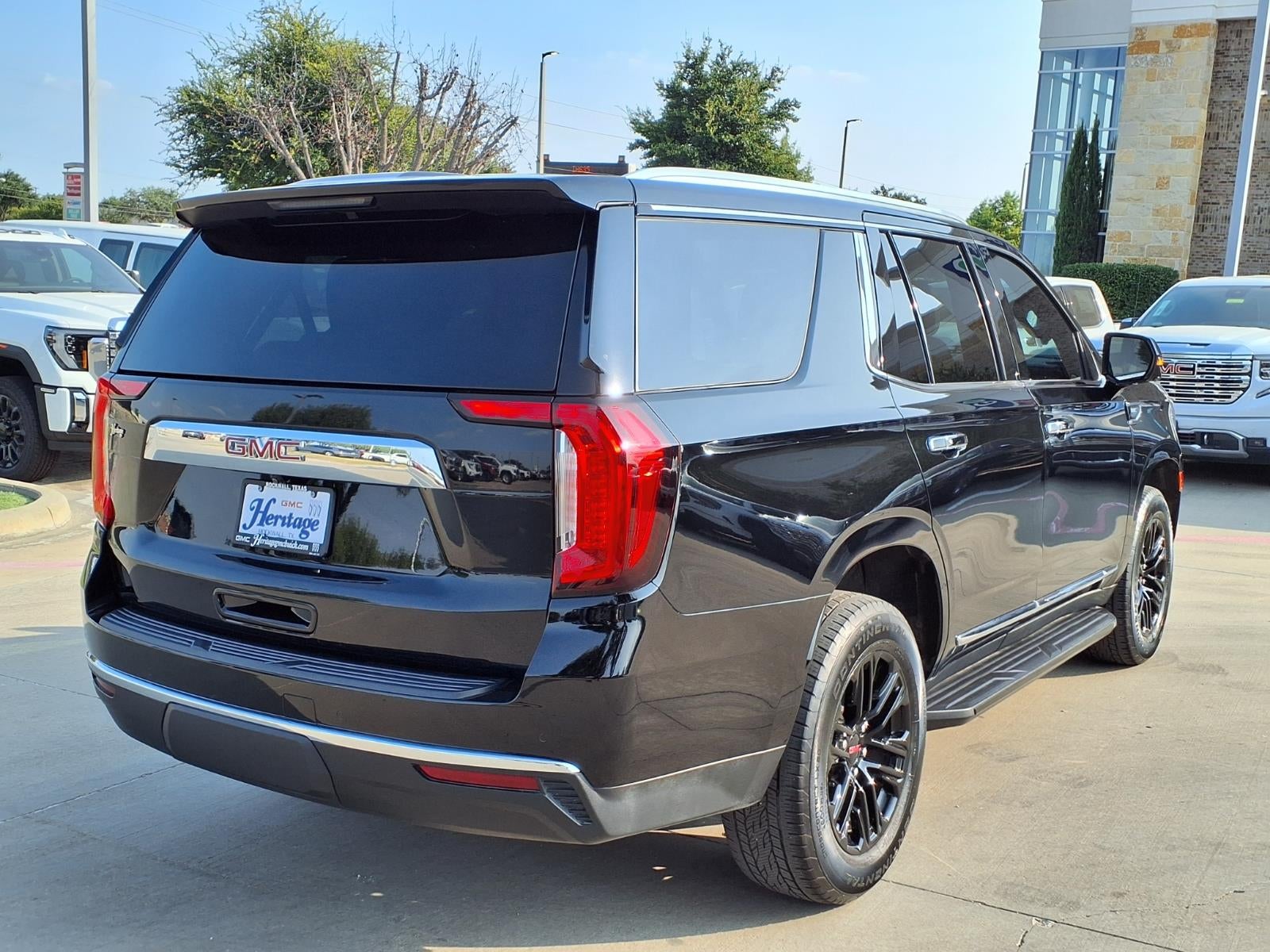 2023 GMC Yukon SLT