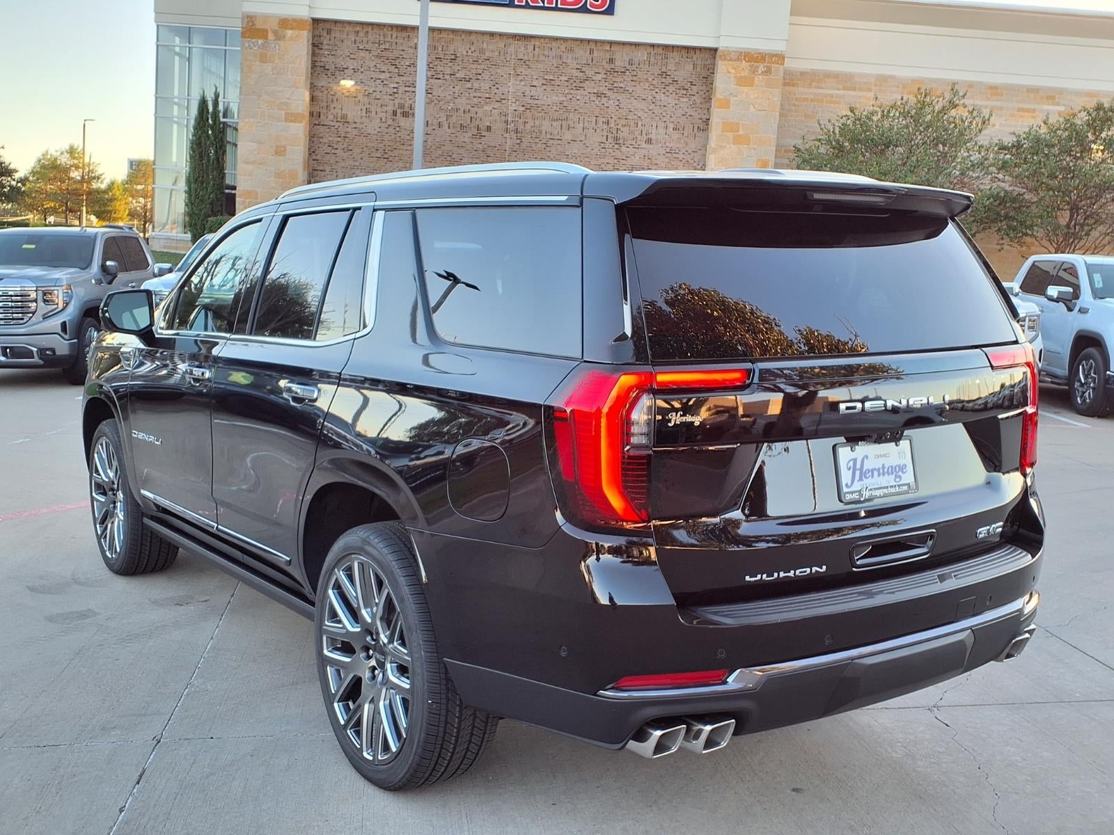 2027 GMC Yukon Denali Ultimate SUV 4WD