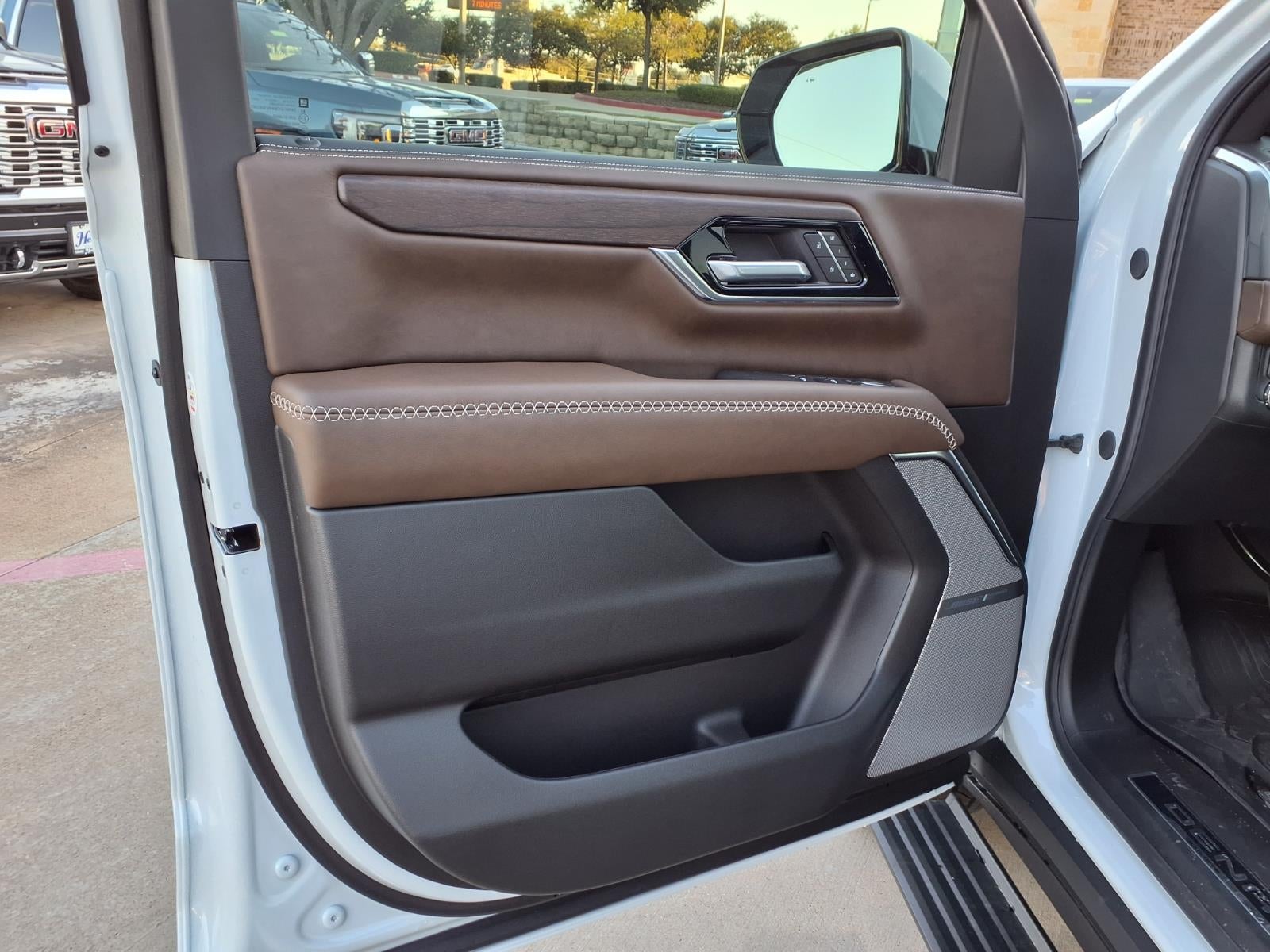 2027 GMC Yukon Denali Ultimate SUV 4WD