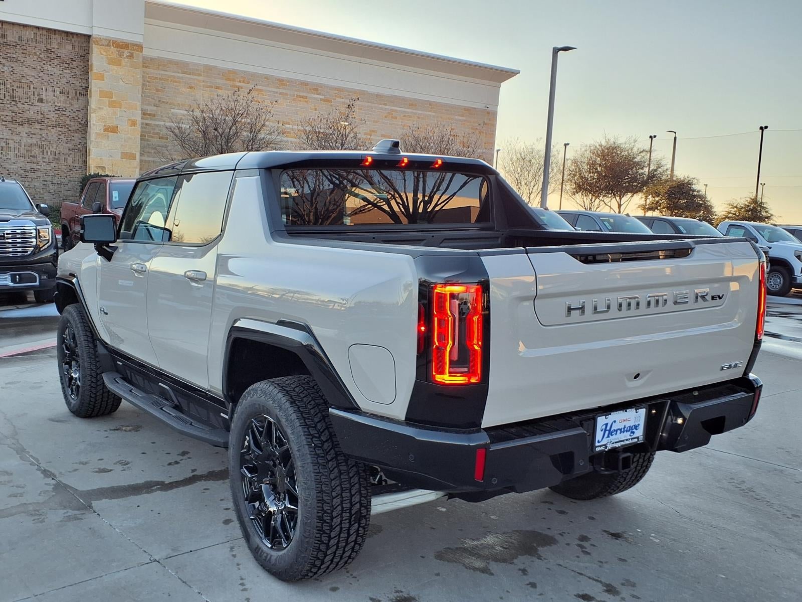 2026 GMC HUMMER EV Pickup 2X Crew Cab Short Box 4WD