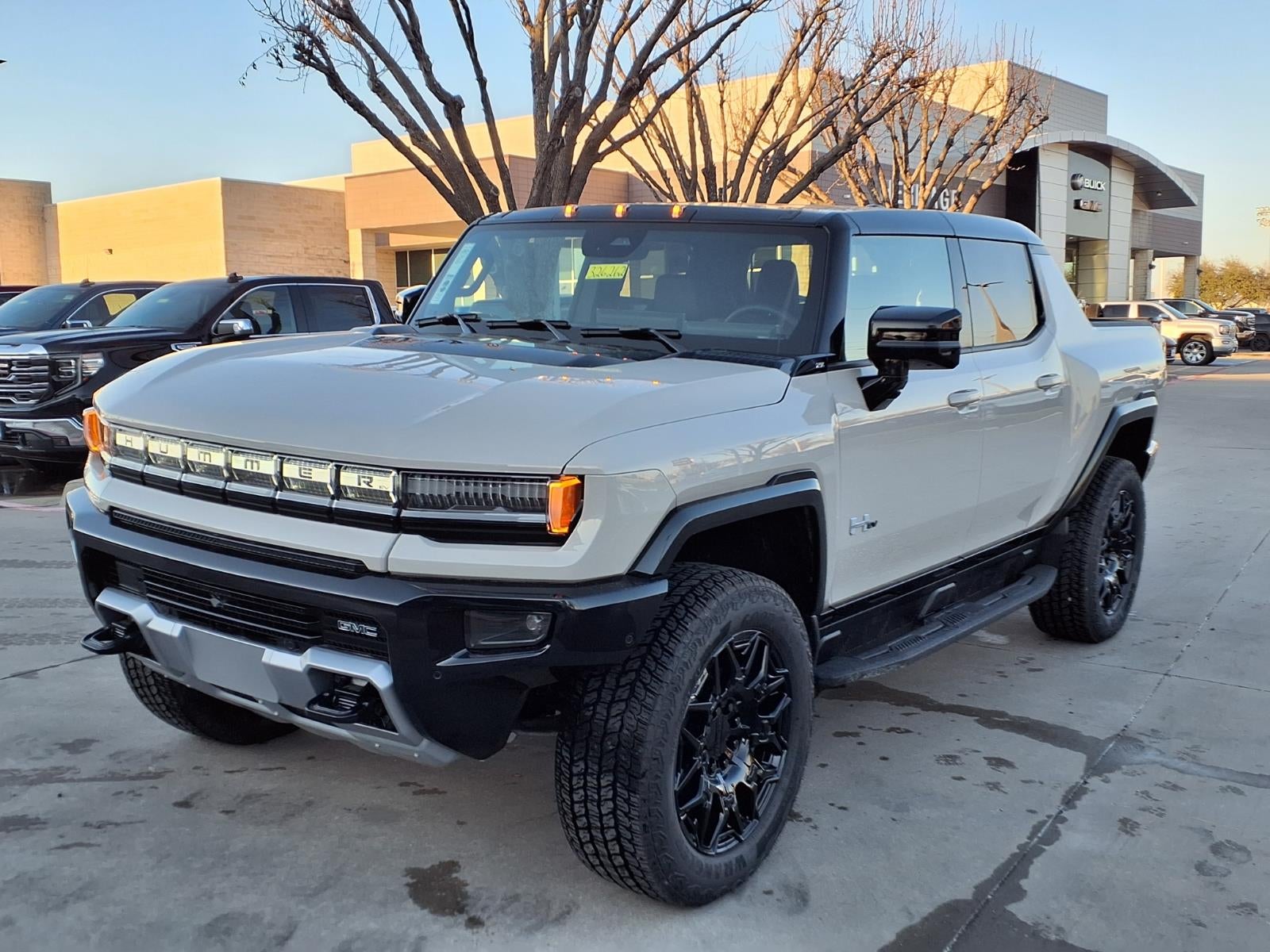 2026 GMC HUMMER EV Pickup 2X Crew Cab Short Box 4WD