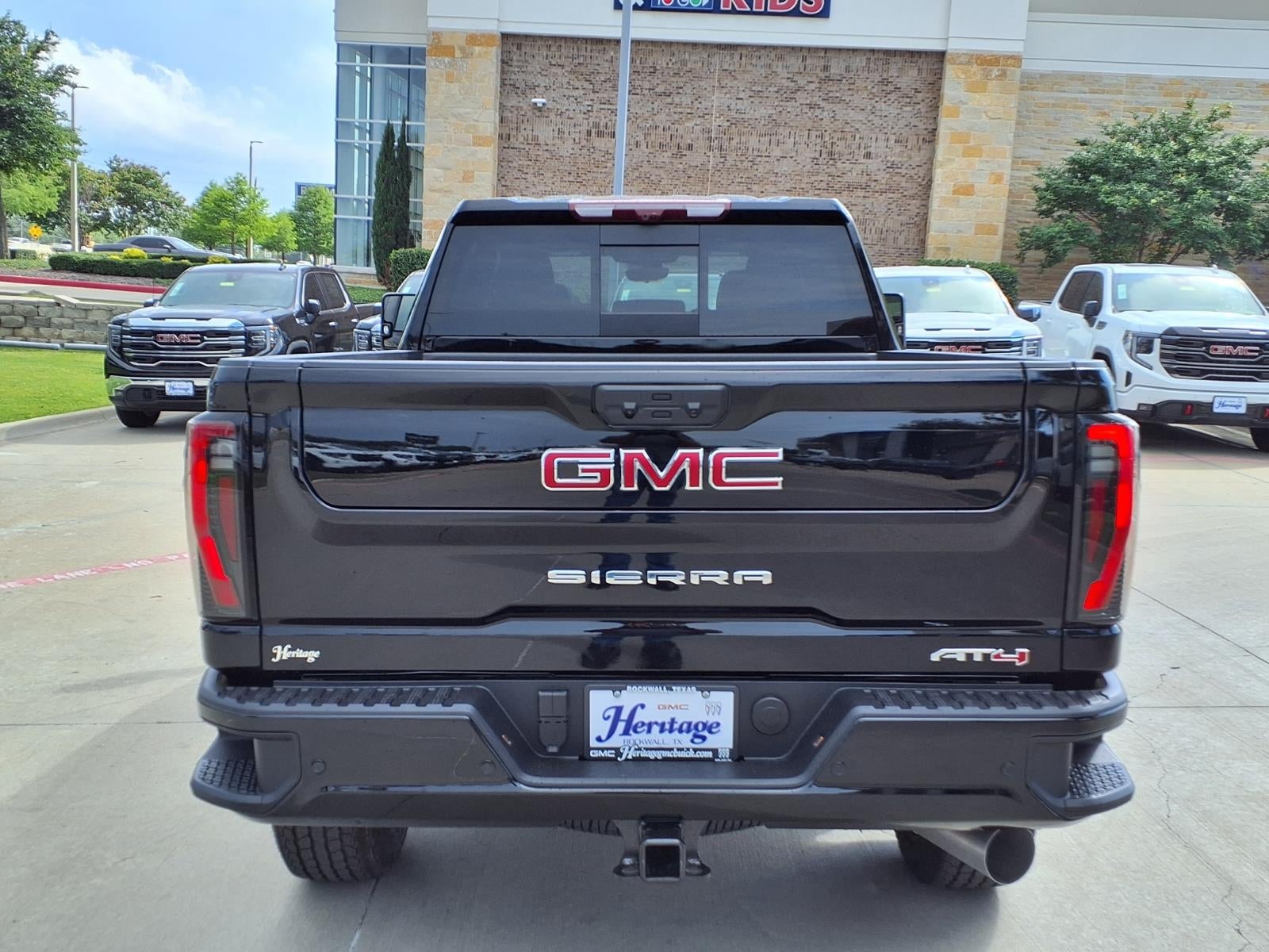 2026 GMC Sierra 2500 HD AT4 Crew Cab Standard Box 4WD