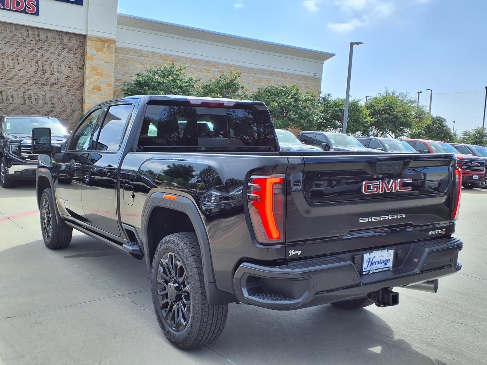 2026 GMC Sierra 2500 HD AT4 Crew Cab Standard Box 4WD