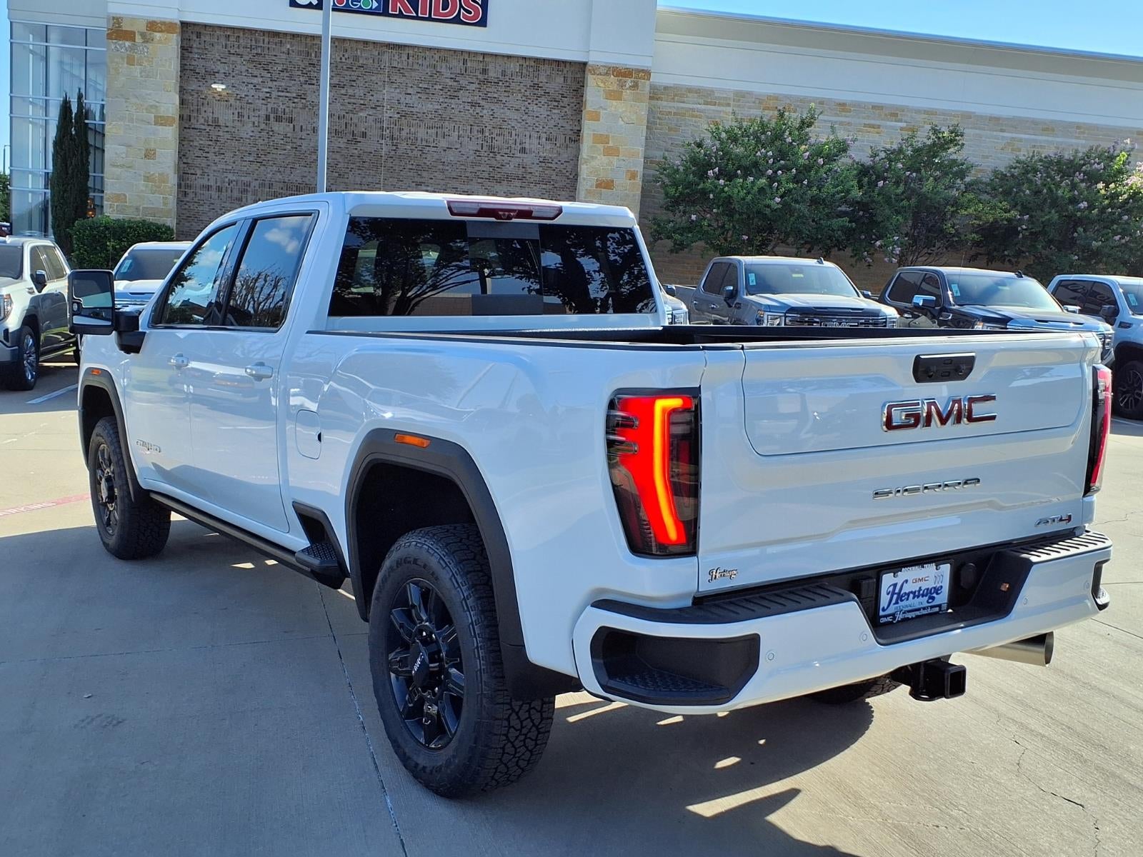 2026 GMC Sierra 2500 HD AT4 Crew Cab Standard Box 4WD