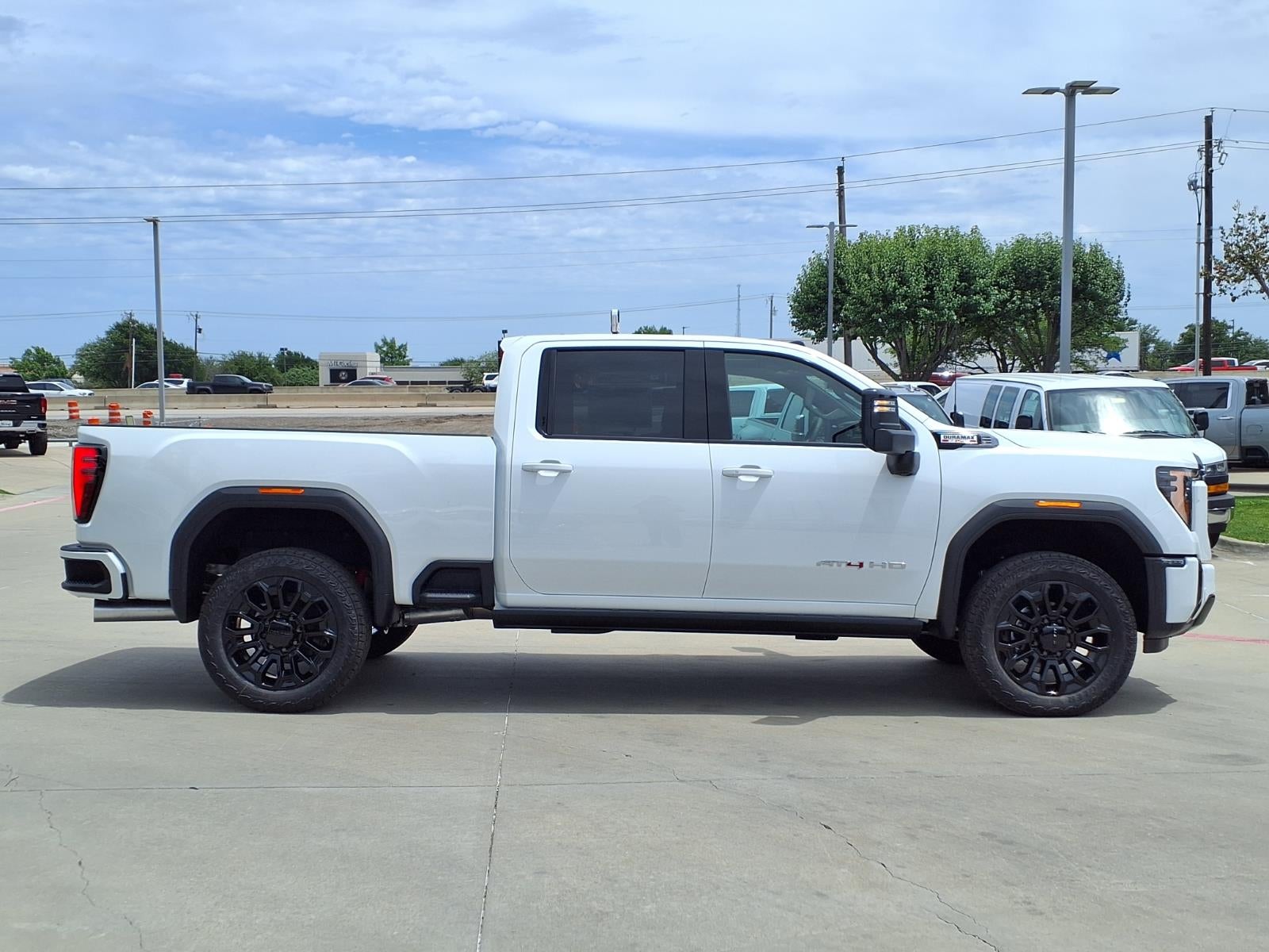 2026 GMC Sierra 2500 HD AT4 Crew Cab Standard Box 4WD