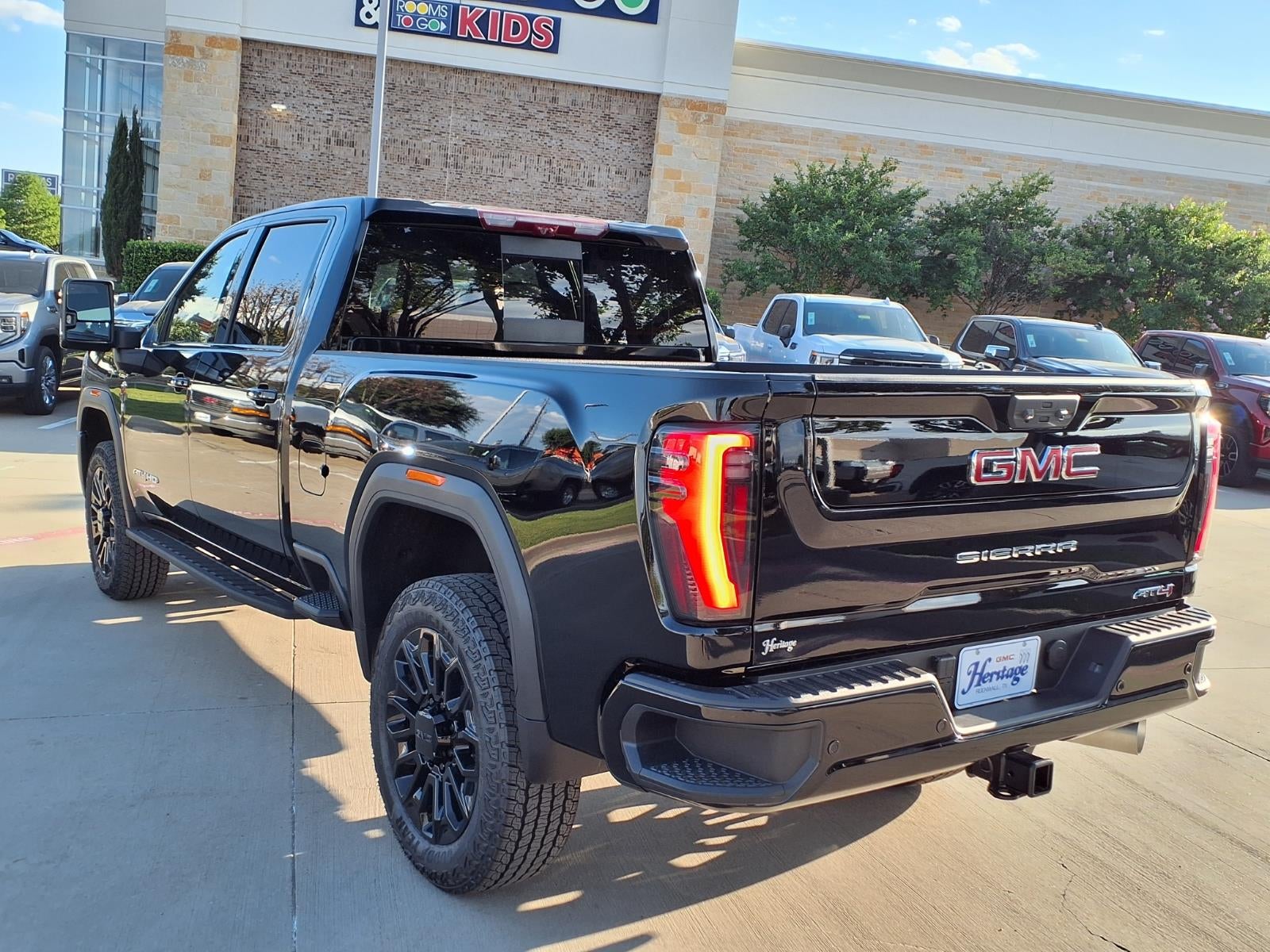 2026 GMC Sierra 2500 HD AT4 Crew Cab Standard Box 4WD
