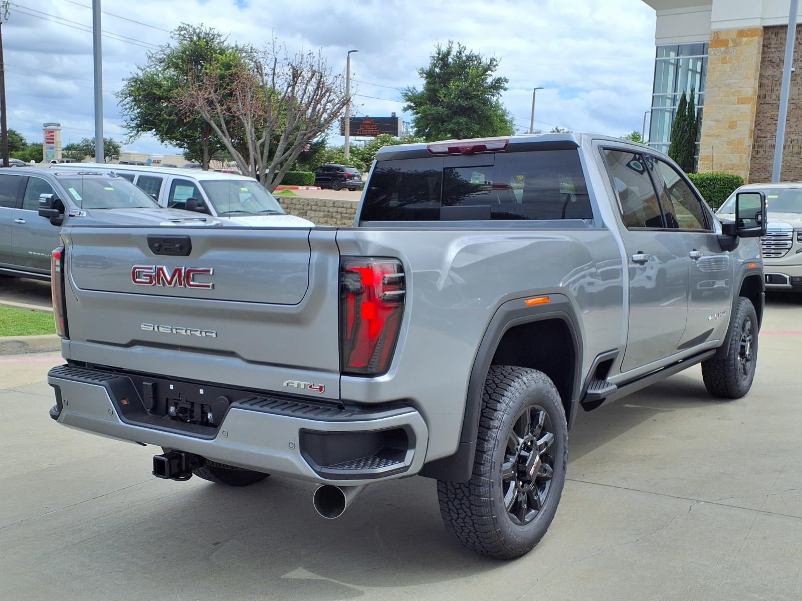 2026 GMC Sierra 2500 HD AT4 Crew Cab Standard Box 4WD