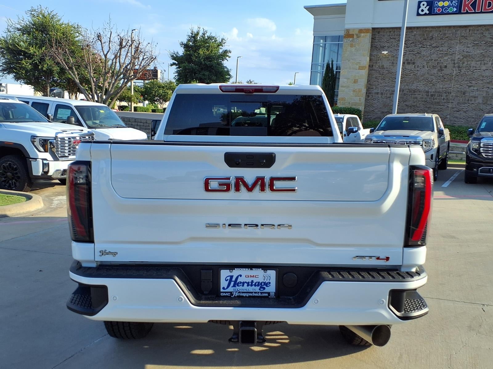 2026 GMC Sierra 2500 HD AT4 Crew Cab Standard Box 4WD