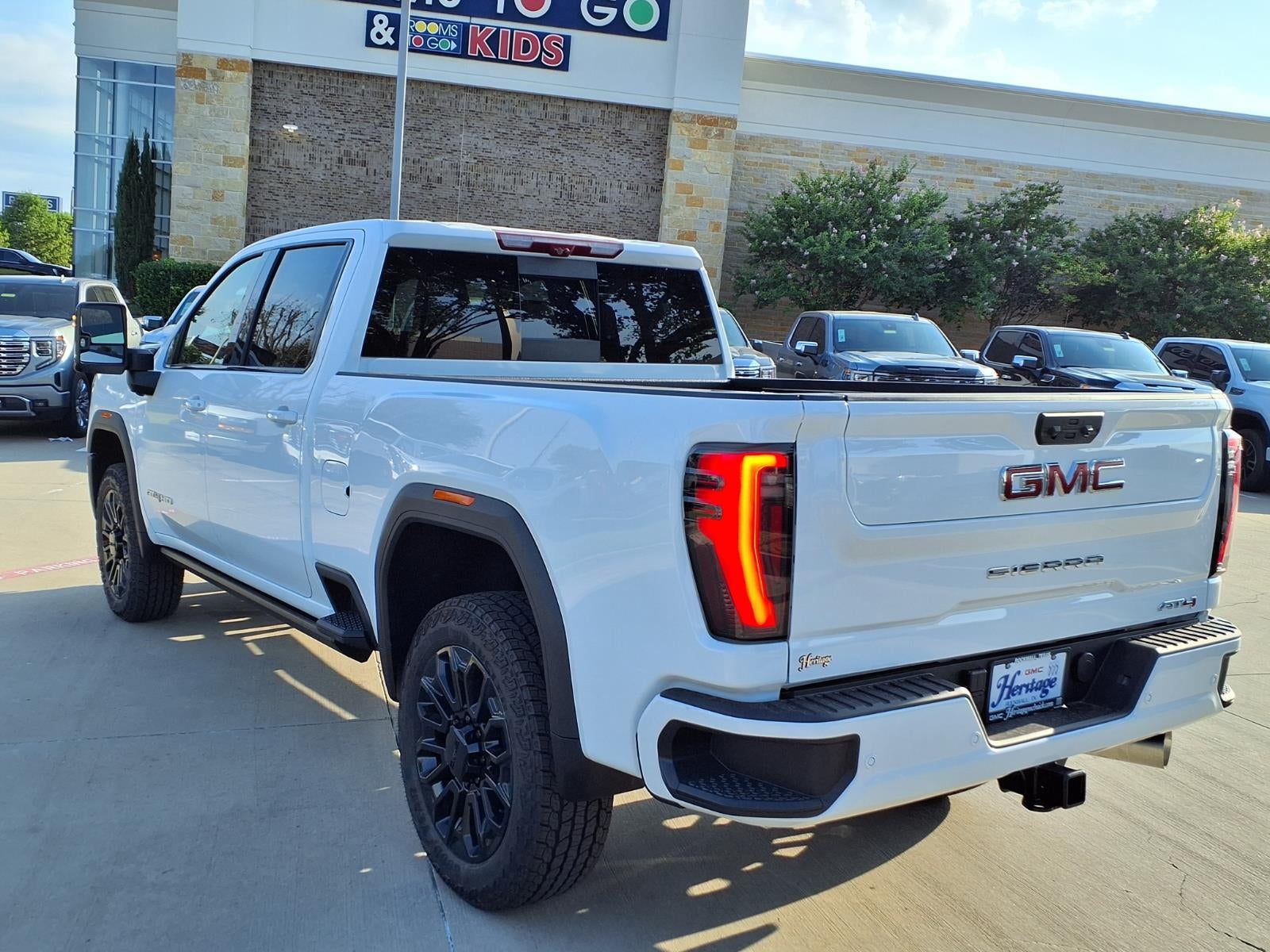2026 GMC Sierra 2500 HD AT4 Crew Cab Standard Box 4WD