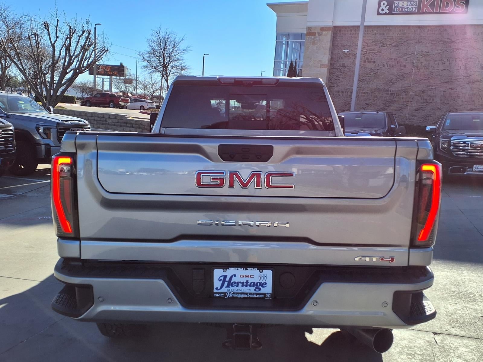 2026 GMC Sierra 2500 HD AT4 Crew Cab Standard Box 4WD