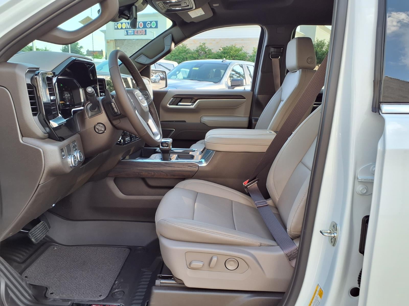 2026 GMC Sierra 1500 SLT Crew Cab Short Box RWD