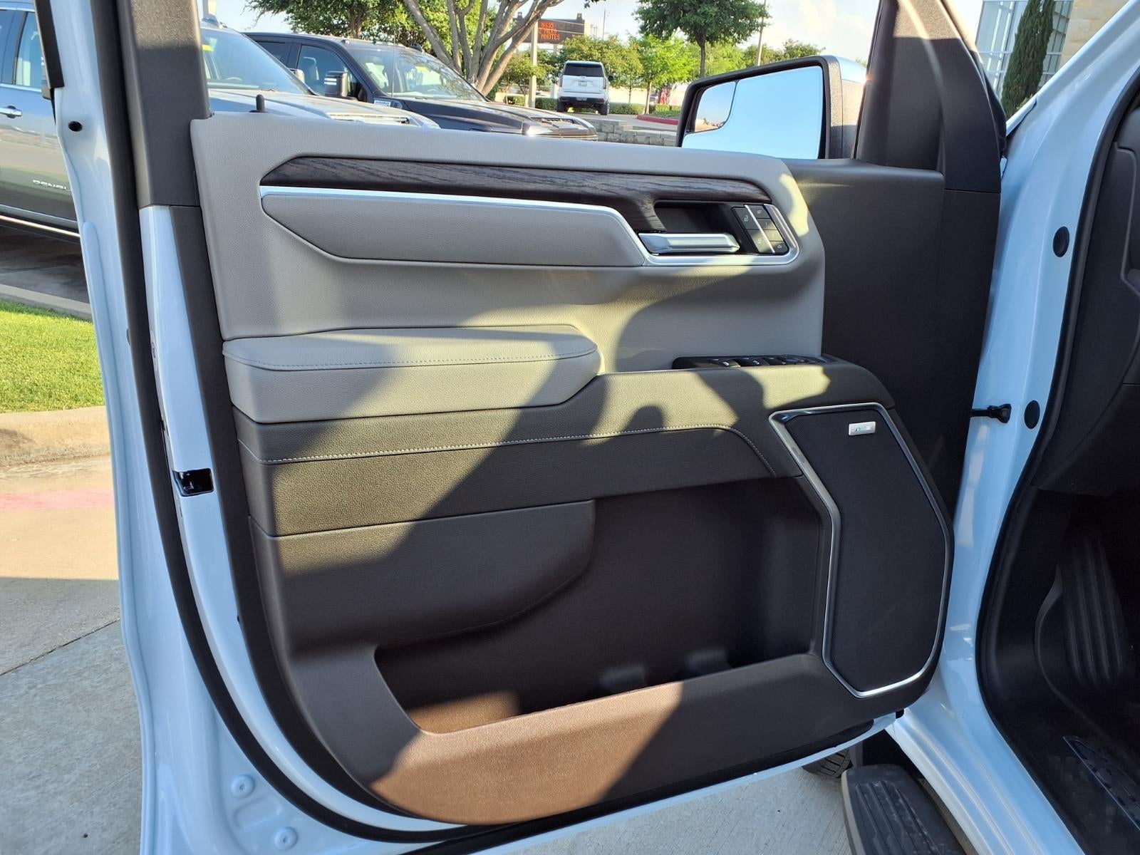 2026 GMC Sierra 1500 SLT Crew Cab Short Box RWD