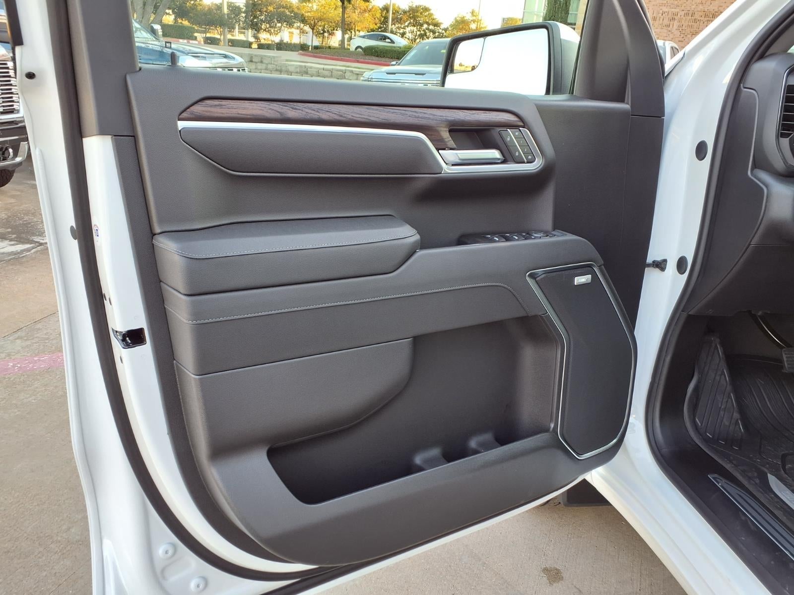 2026 GMC Sierra 1500 SLT Crew Cab Short Box RWD