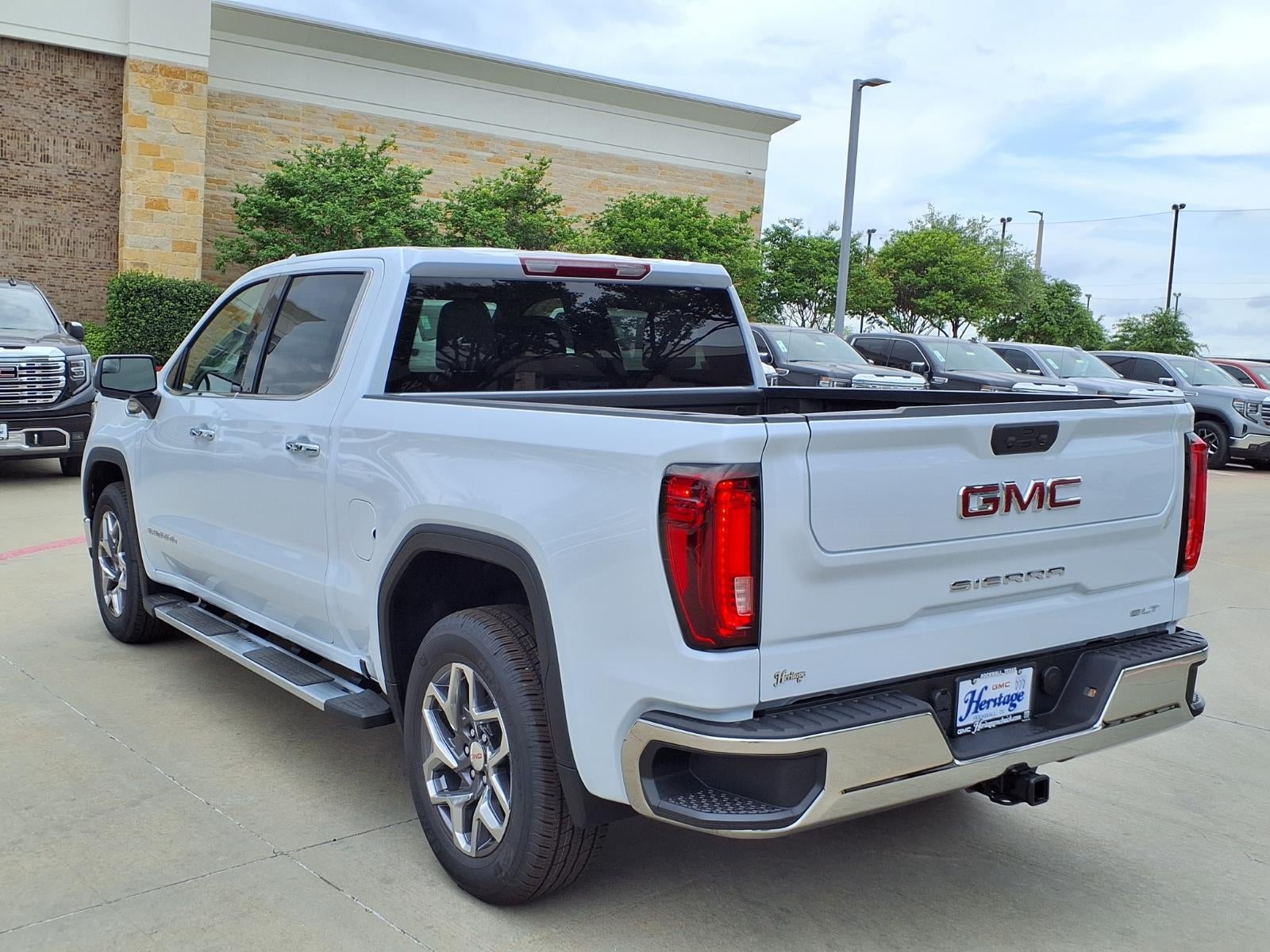 2026 GMC Sierra 1500 SLT Crew Cab Short Box RWD