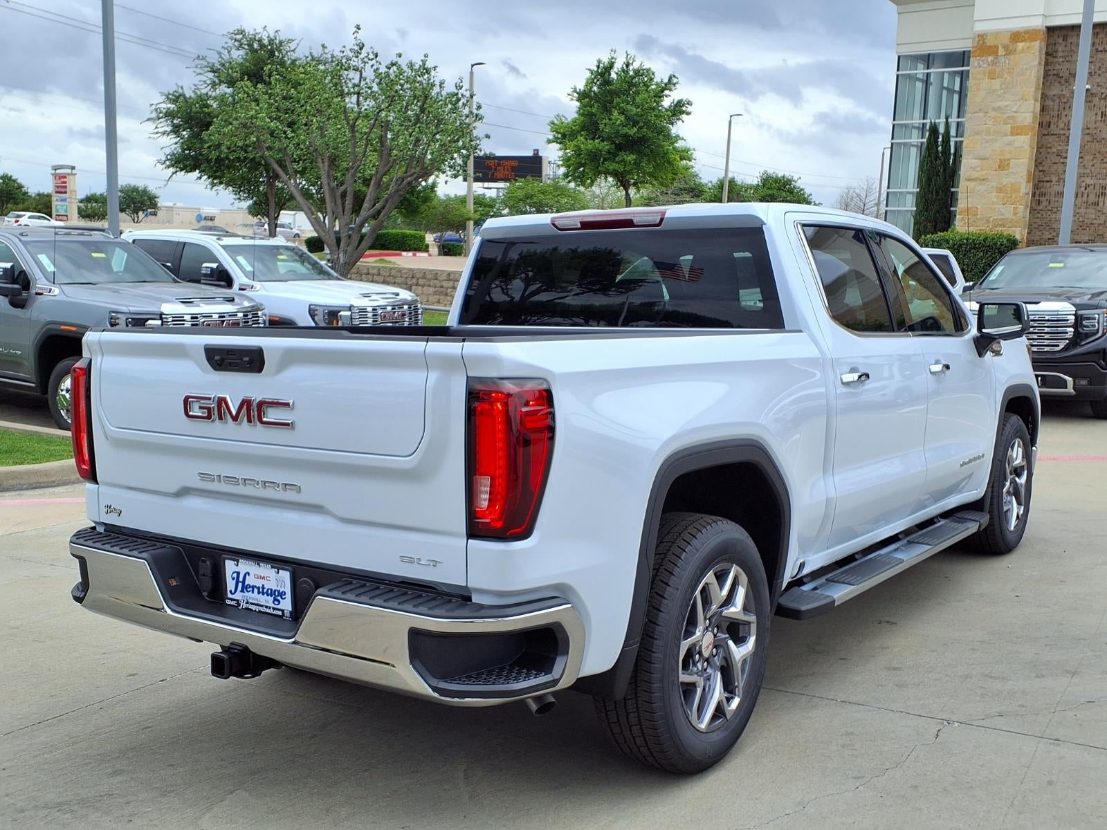 2026 GMC Sierra 1500 SLT Crew Cab Short Box RWD