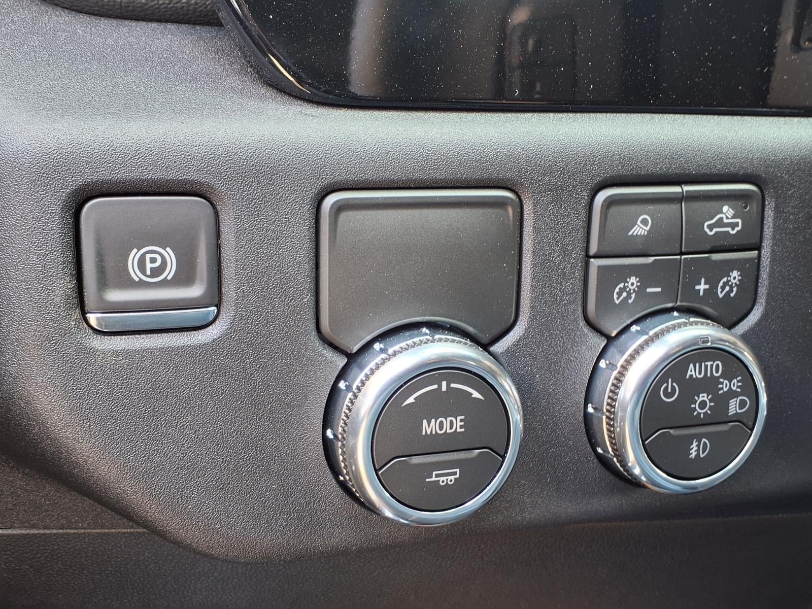 2026 GMC Sierra 1500 SLT Crew Cab Short Box RWD
