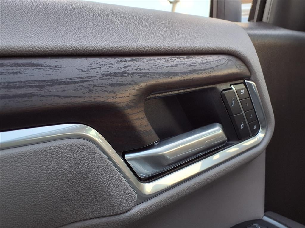 2026 GMC Sierra 1500 SLT Crew Cab Short Box 4WD