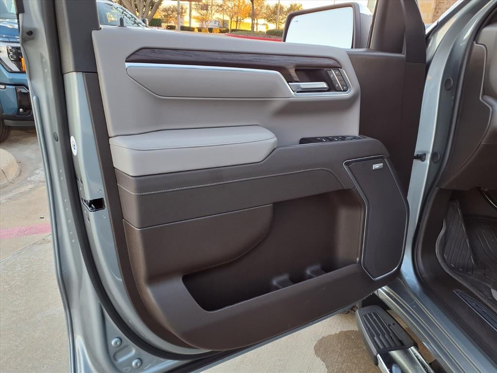 2026 GMC Sierra 1500 SLT Crew Cab Short Box 4WD