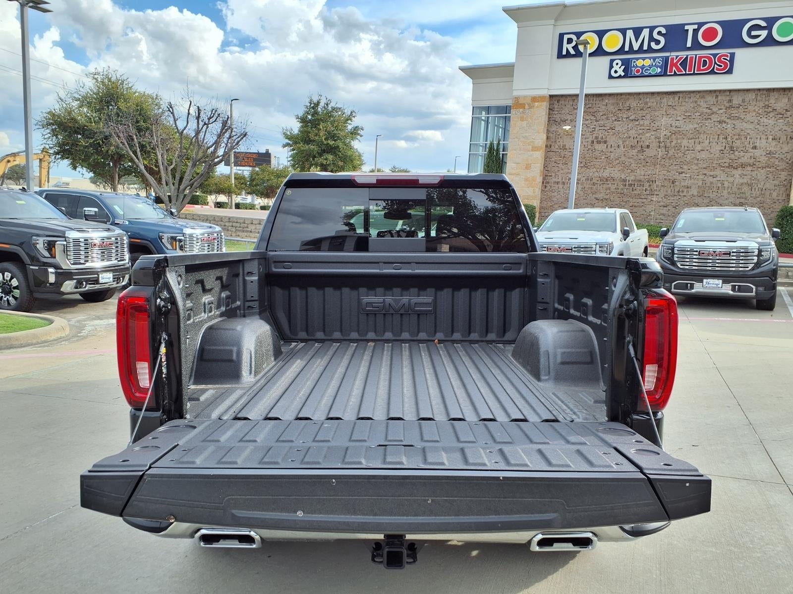 2026 GMC Sierra 1500 SLT Crew Cab Short Box 4WD