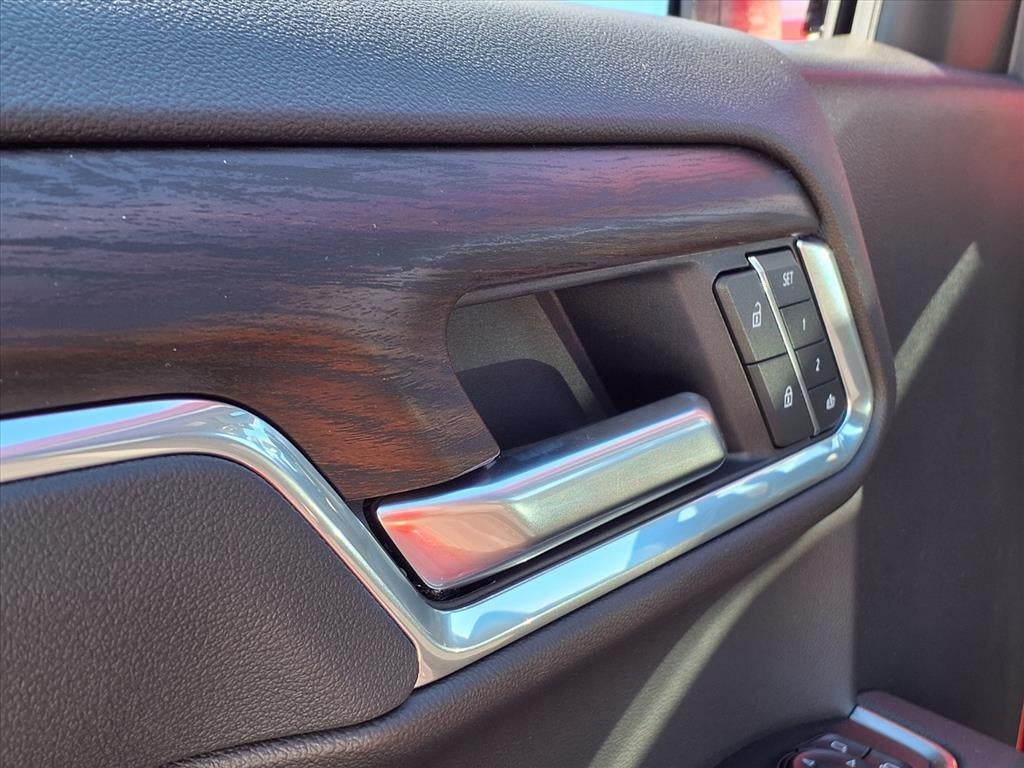 2026 GMC Sierra 1500 SLT Crew Cab Short Box 4WD