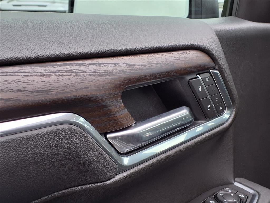 2026 GMC Sierra 1500 SLT Crew Cab Short Box 4WD