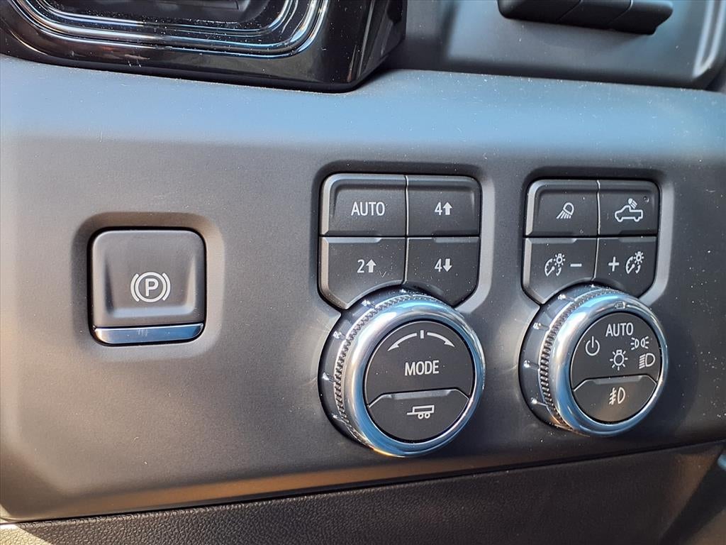 2026 GMC Sierra 1500 AT4 Crew Cab Short Box 4WD