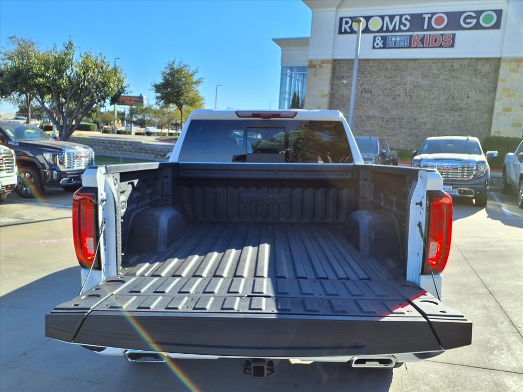 2026 GMC Sierra 1500 AT4 Crew Cab Short Box 4WD