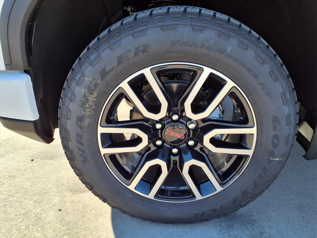 2026 GMC Sierra 1500 AT4 Crew Cab Short Box 4WD