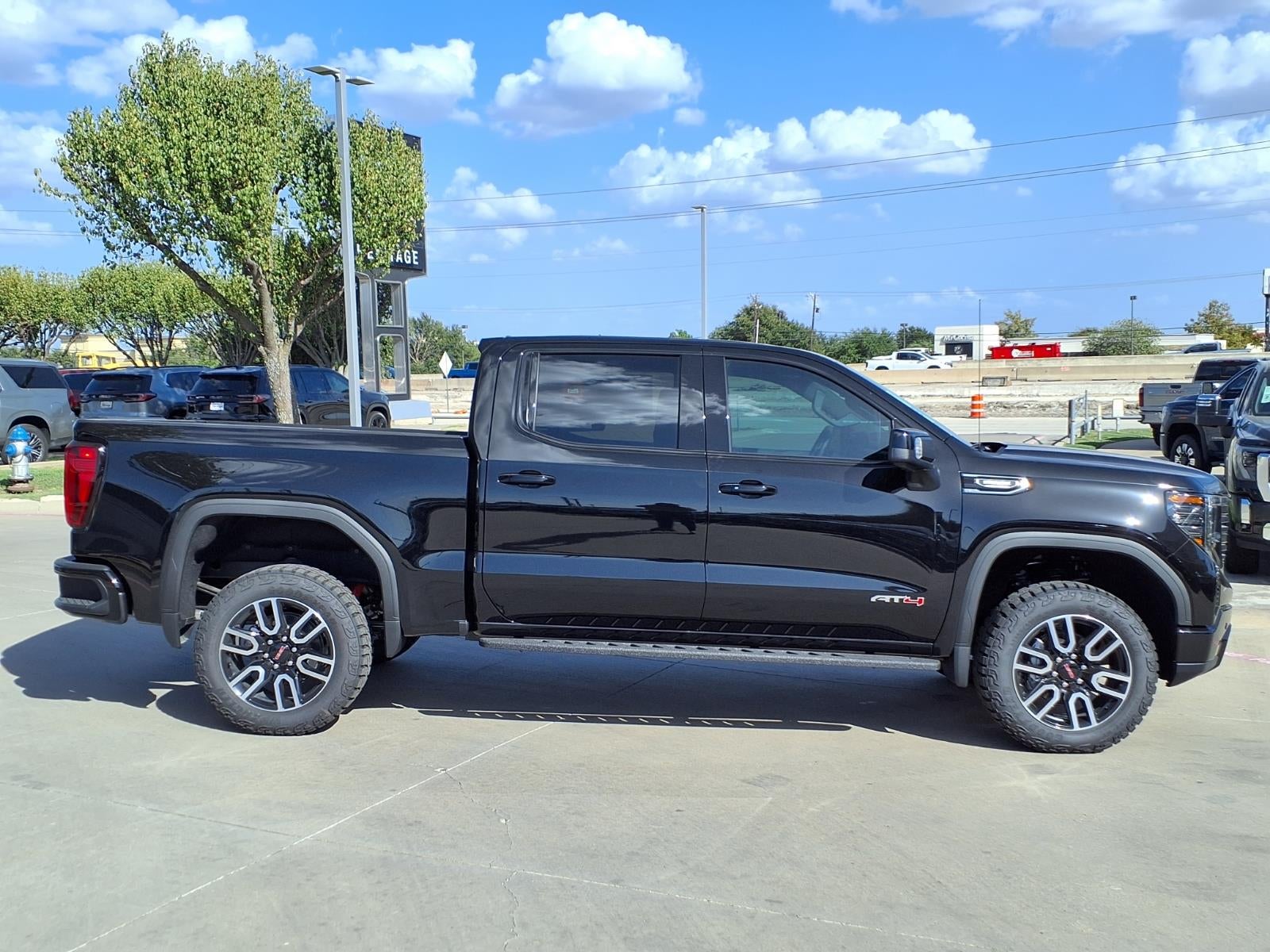 2026 GMC Sierra 1500 AT4 Crew Cab Short Box 4WD