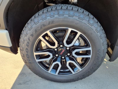 2026 GMC Sierra 1500 AT4 Crew Cab Short Box 4WD