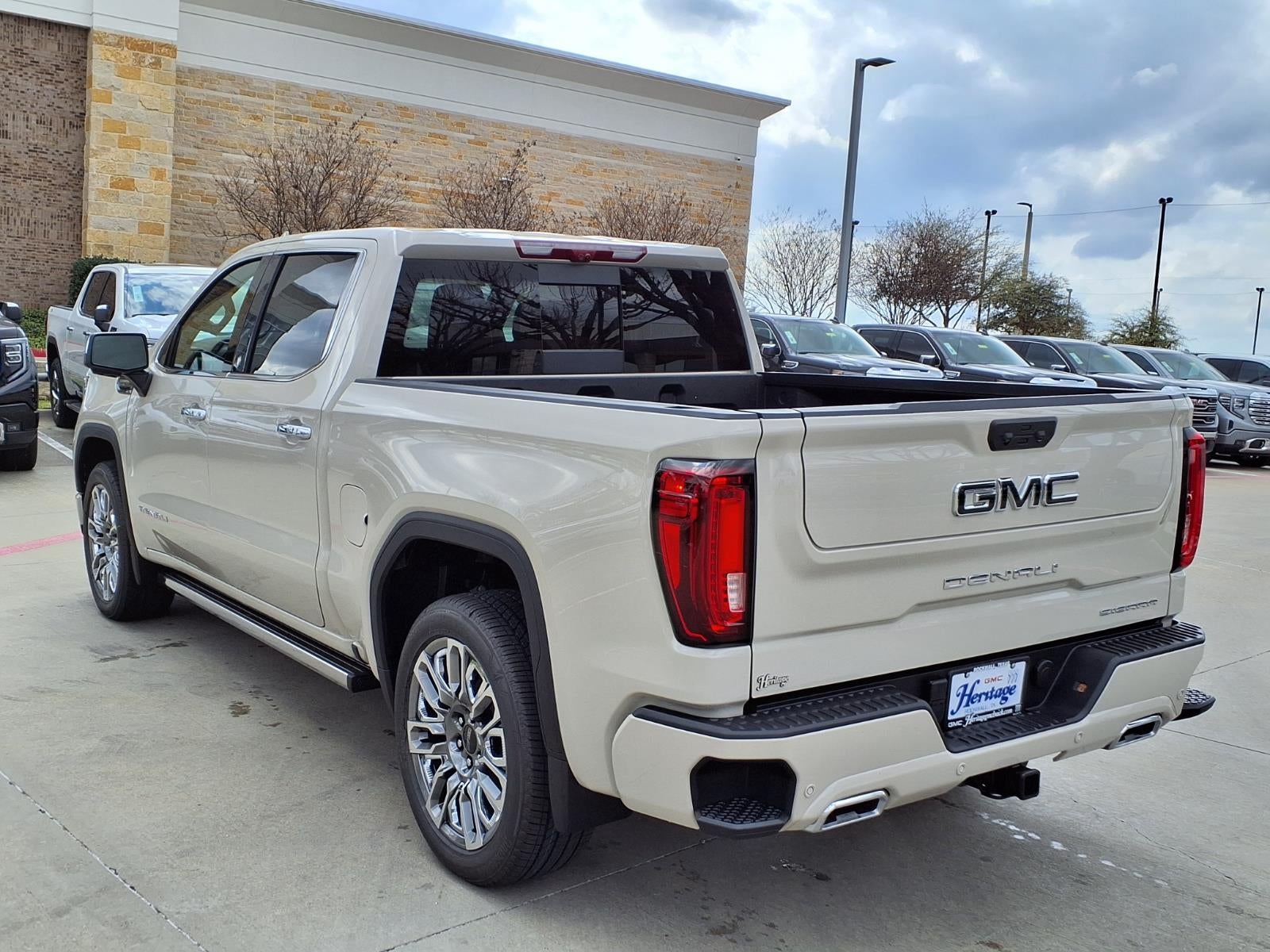 2026 GMC Sierra 1500 Denali Ultimate Crew Cab Short Box 4WD