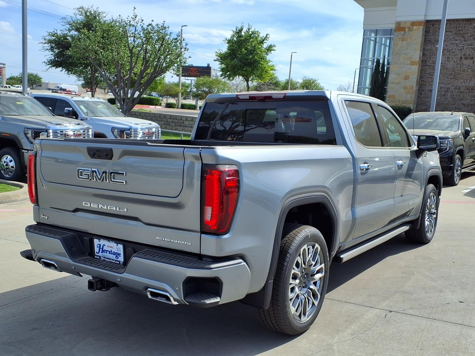 2026 GMC Sierra 1500 Denali Ultimate Crew Cab Short Box 4WD