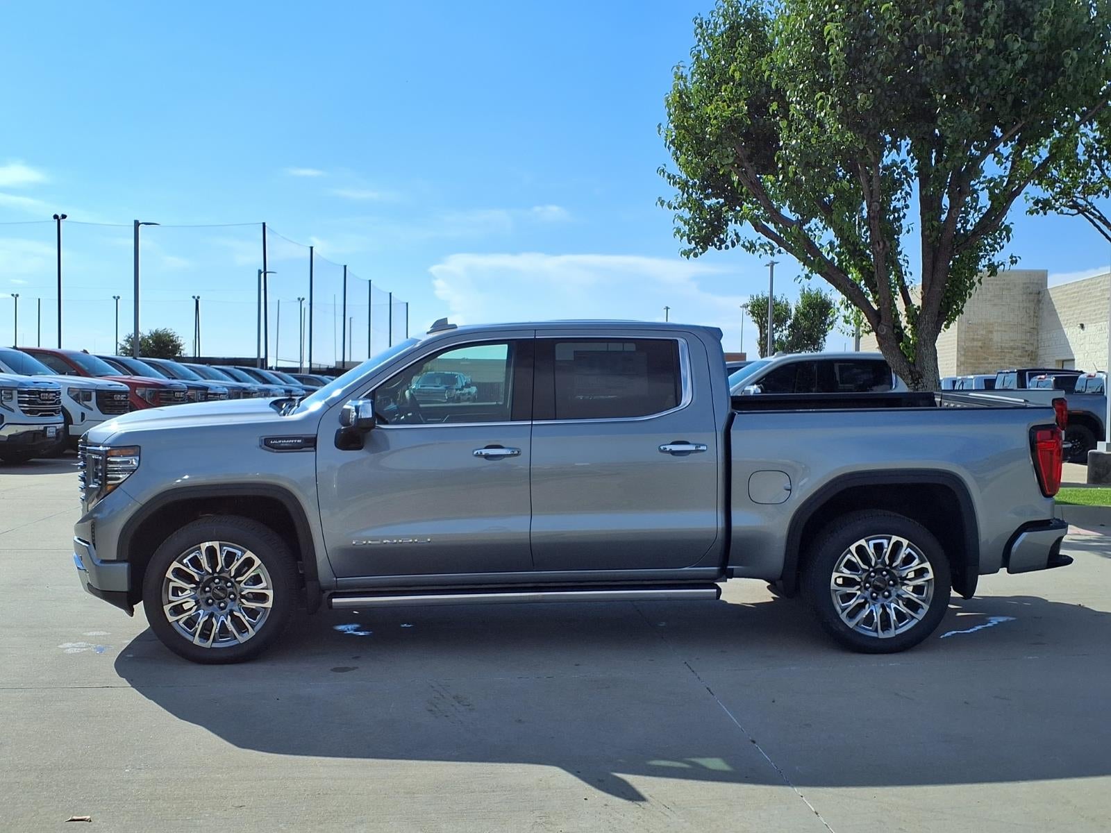 2026 GMC Sierra 1500 Denali Ultimate Crew Cab Short Box 4WD