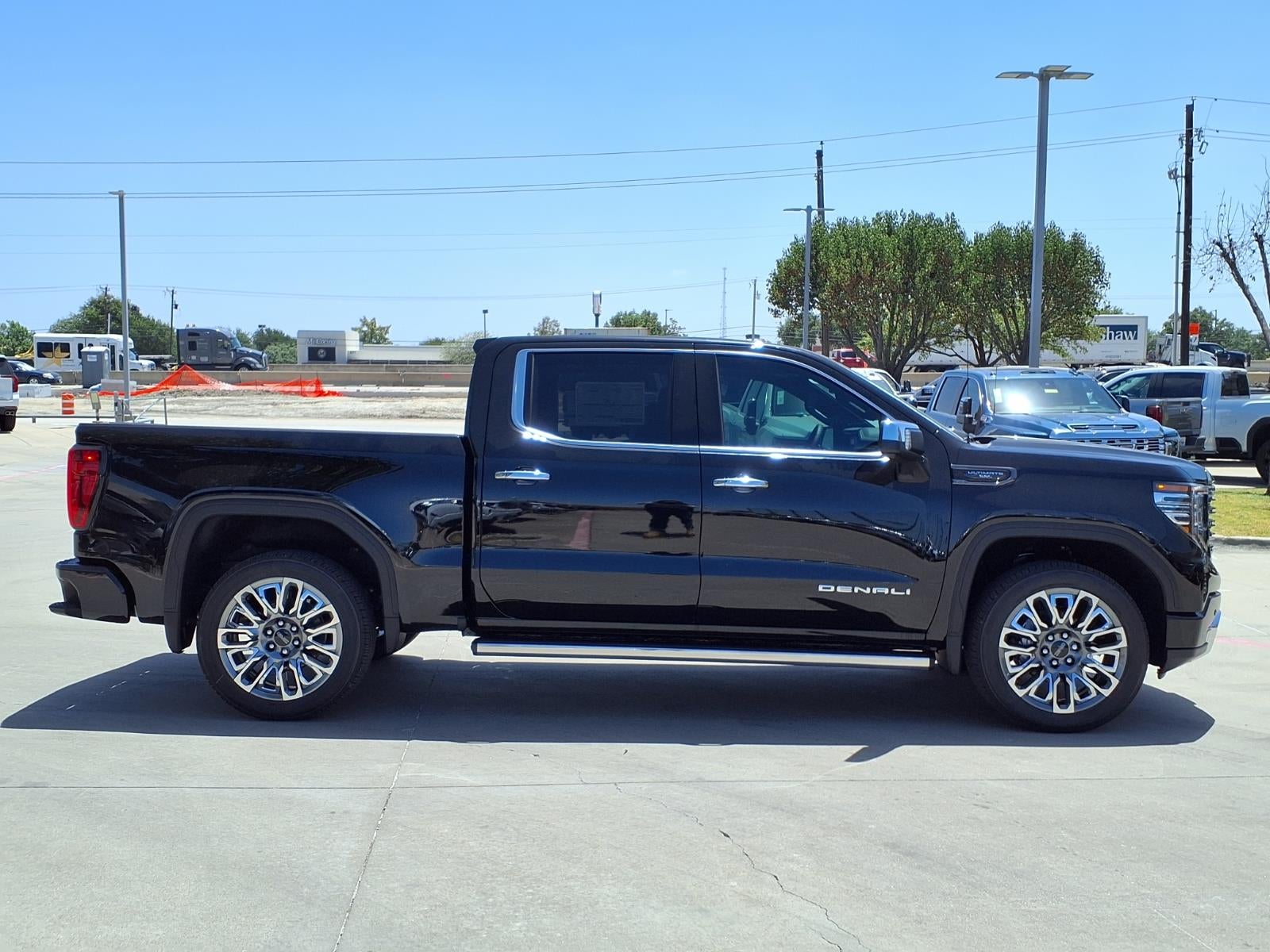 2026 GMC Sierra 1500 Denali Ultimate Crew Cab Short Box 4WD
