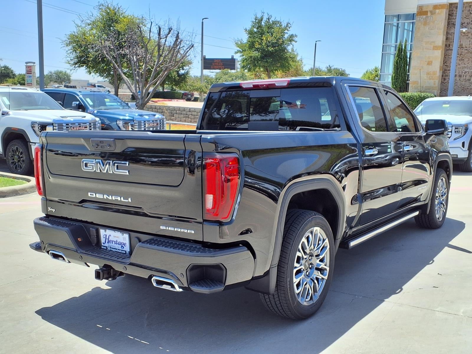 2026 GMC Sierra 1500 Denali Ultimate Crew Cab Short Box 4WD