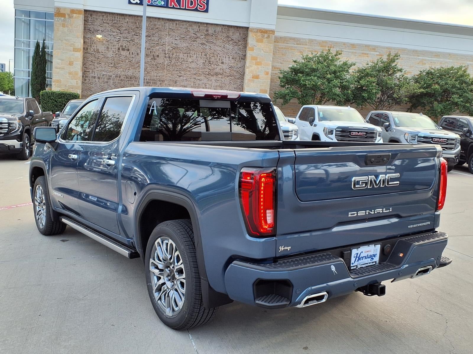 2026 GMC Sierra 1500 Denali Ultimate Crew Cab Short Box 4WD