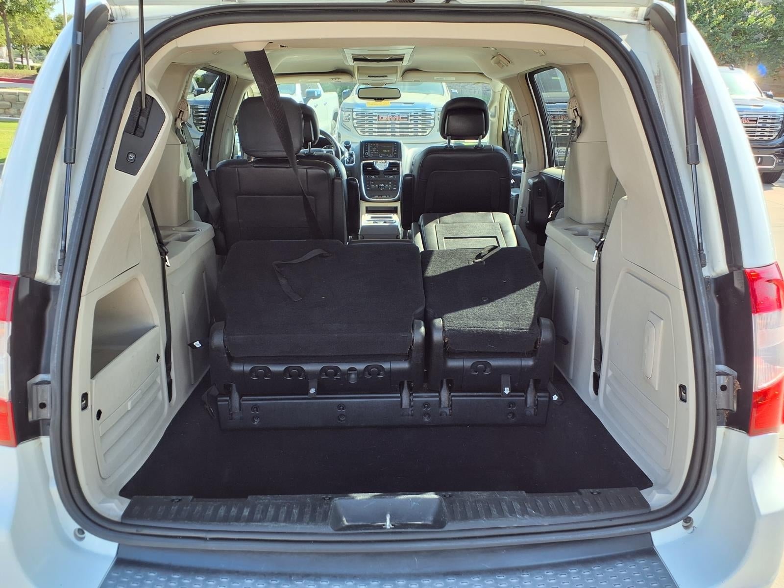2014 Chrysler Town & Country Touring