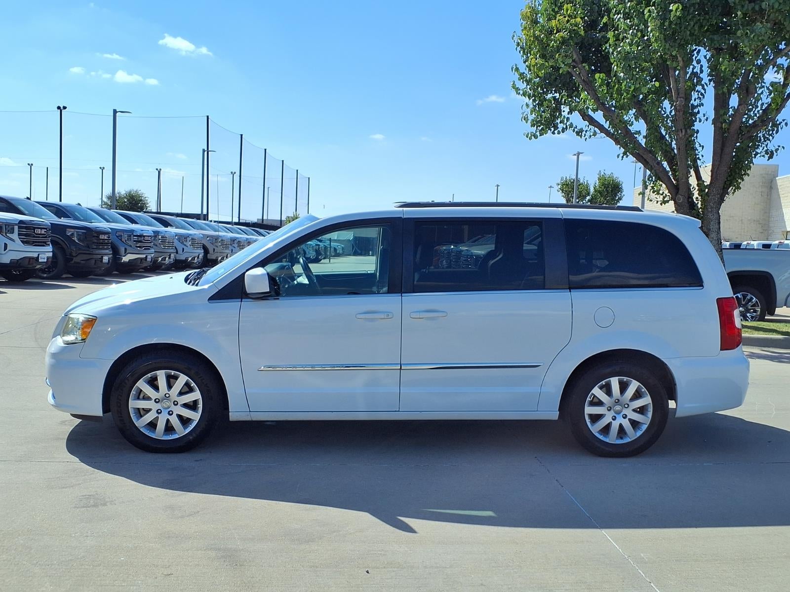 2014 Chrysler Town & Country Touring