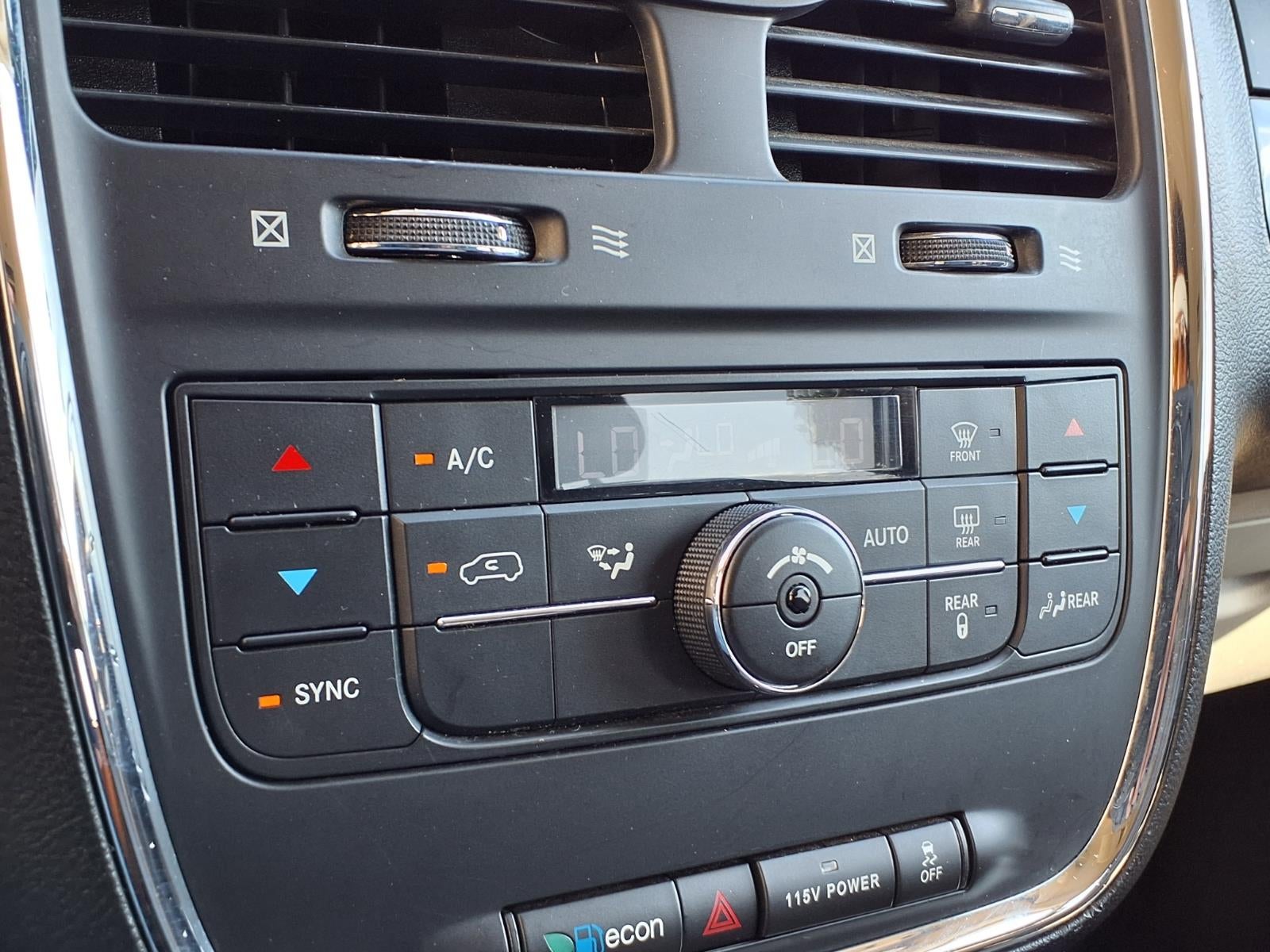 2014 Chrysler Town & Country Touring