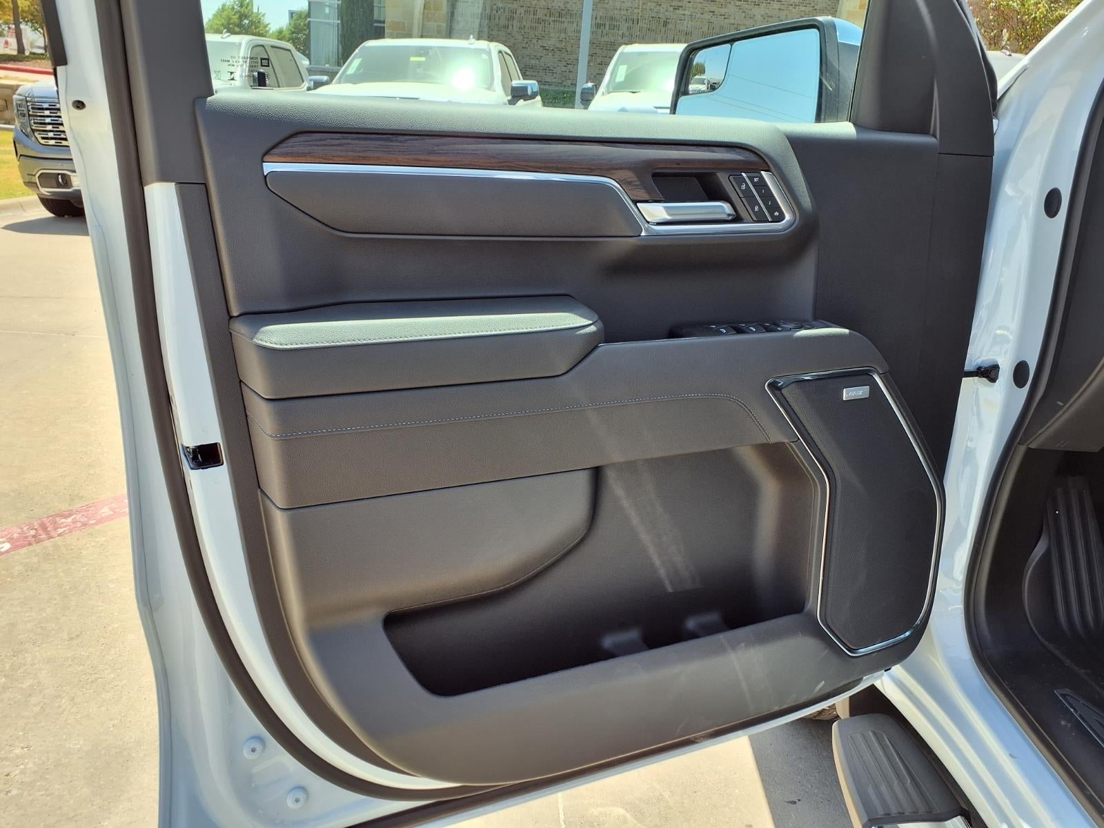 2026 GMC Sierra 1500 SLT Crew Cab Short Box RWD