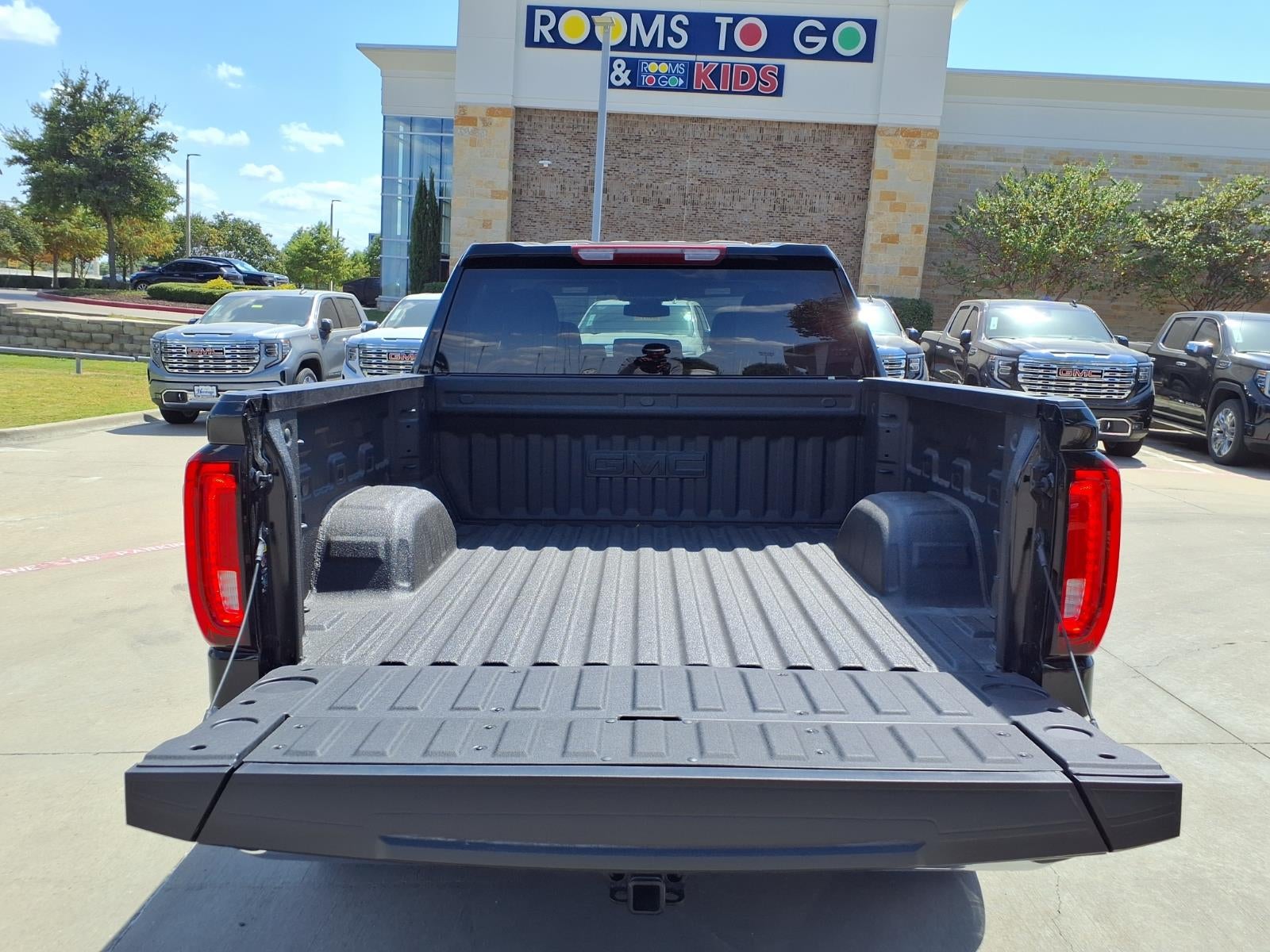 2026 GMC Sierra 1500 SLT Crew Cab Short Box RWD