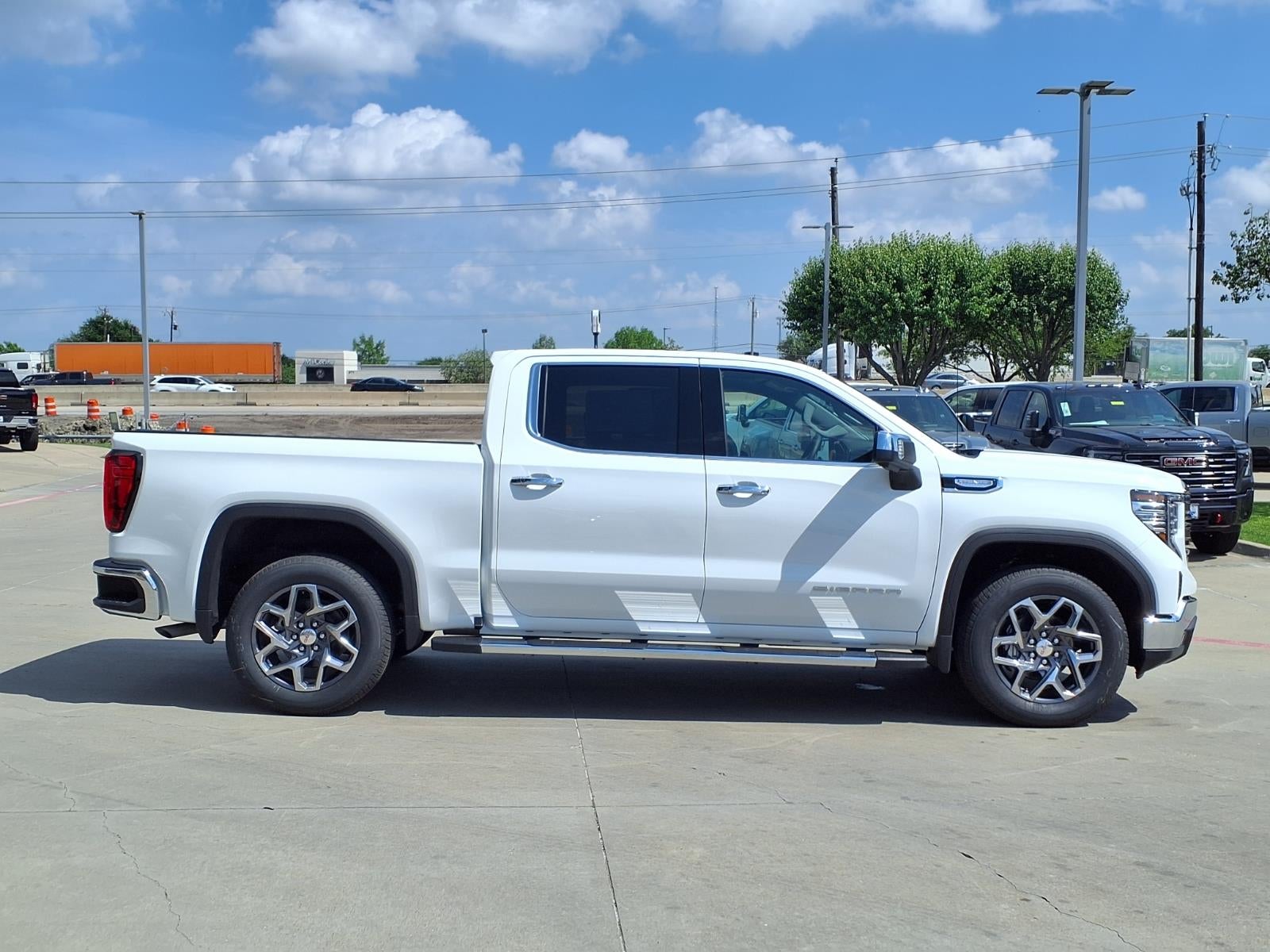 2026 GMC Sierra 1500 SLT Crew Cab Short Box RWD