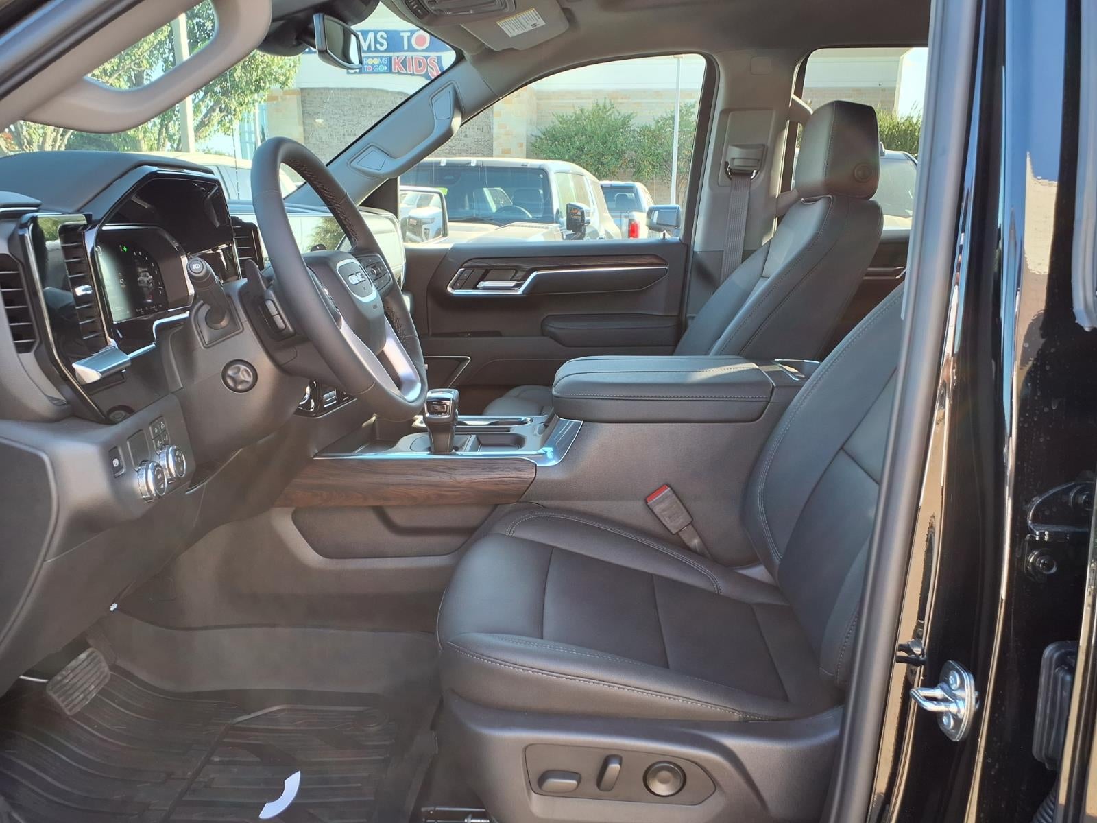 2026 GMC Sierra 1500 SLT Crew Cab Short Box RWD