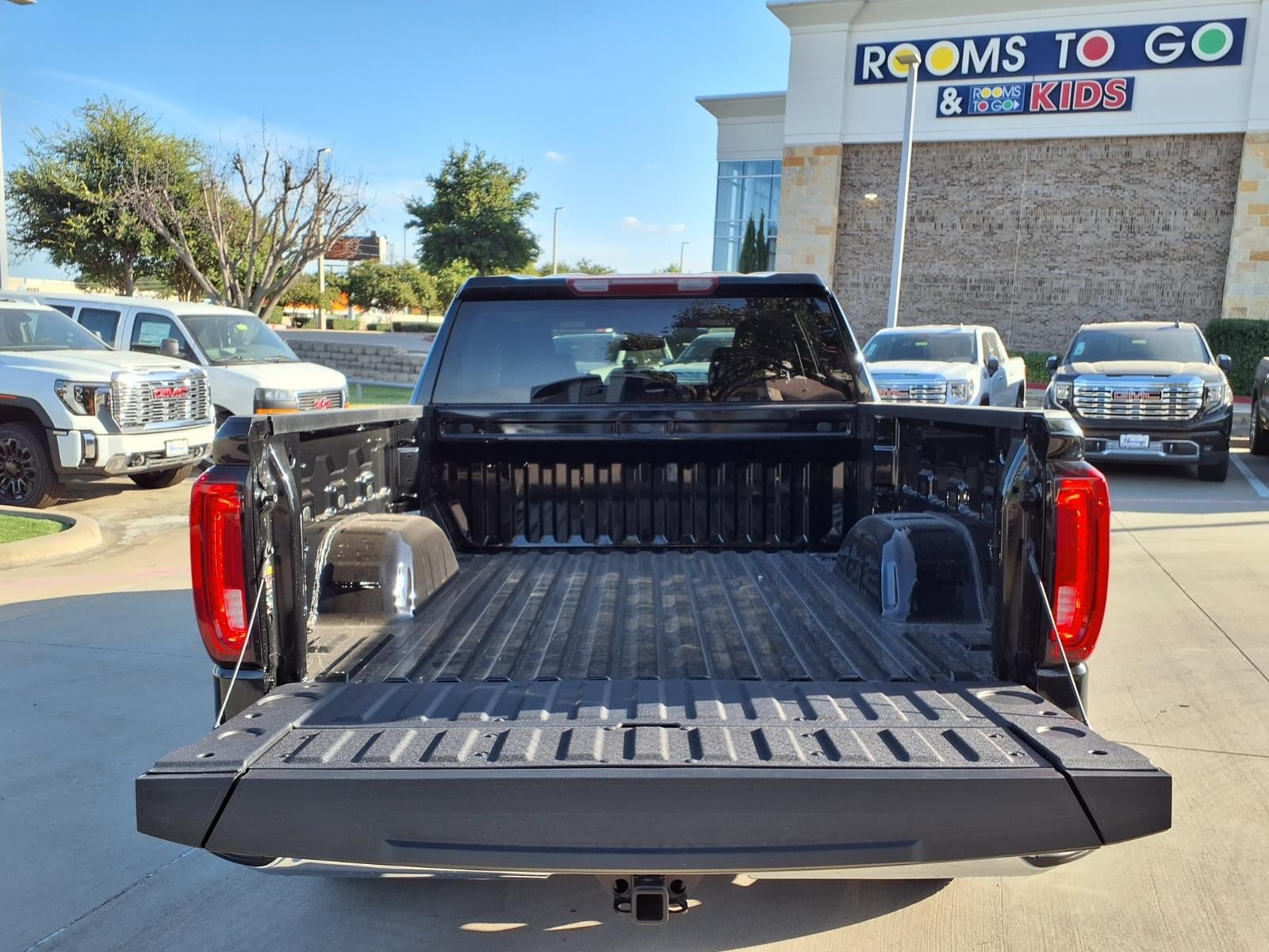 2026 GMC Sierra 1500 SLT Crew Cab Short Box RWD