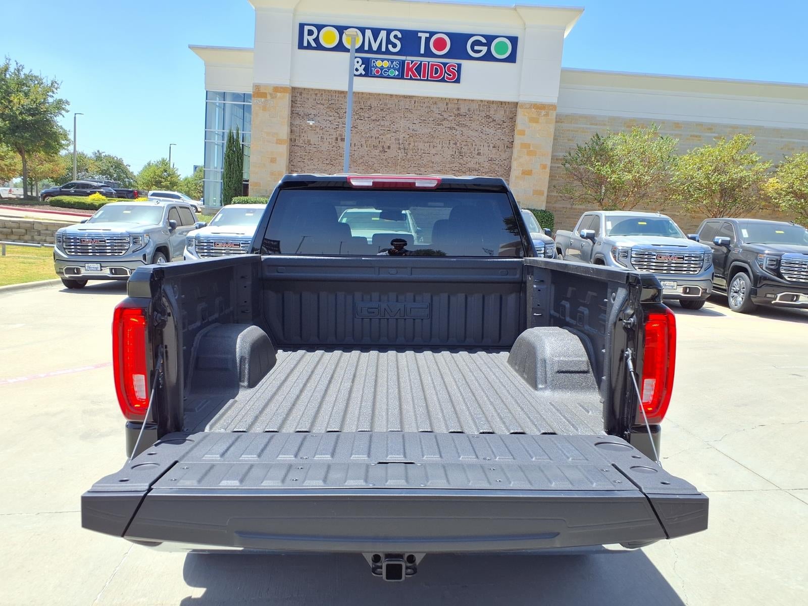 2026 GMC Sierra 1500 SLT Crew Cab Short Box RWD