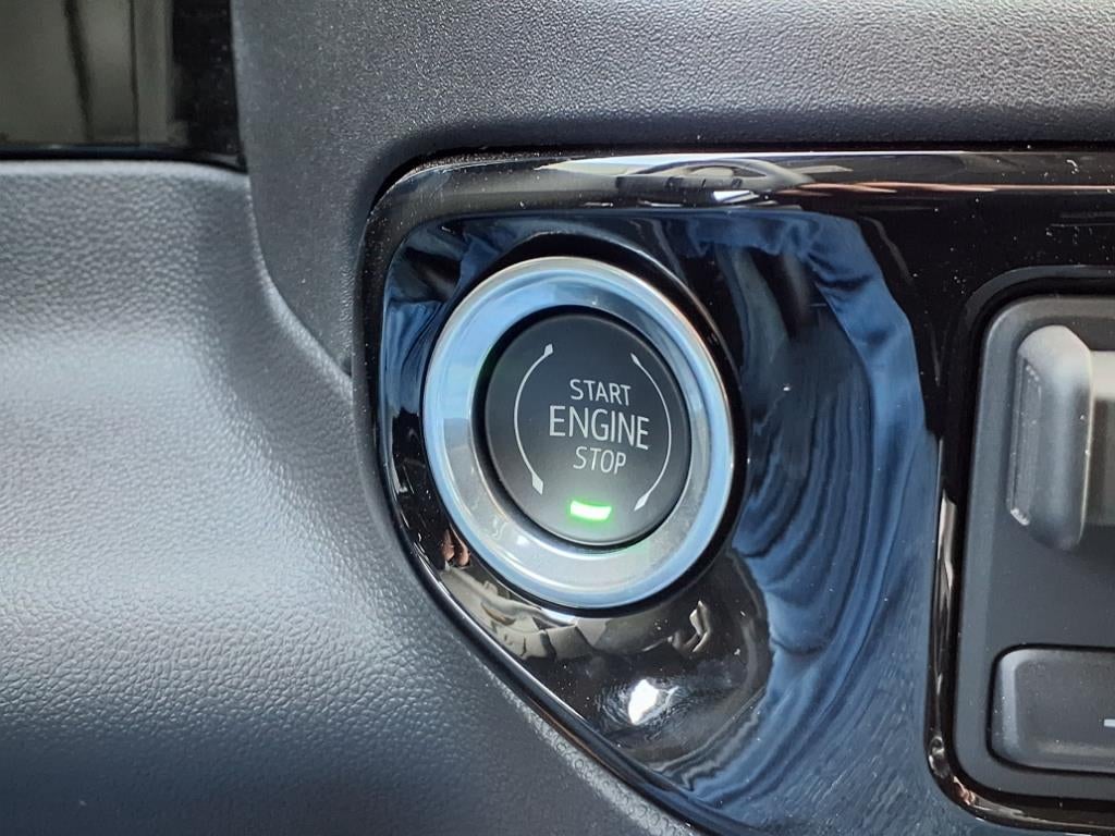 2026 GMC Sierra 1500 SLT Crew Cab Short Box RWD