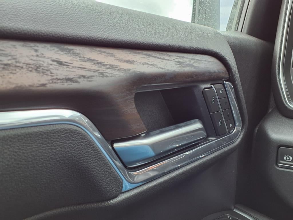 2026 GMC Sierra 1500 SLT Crew Cab Short Box RWD