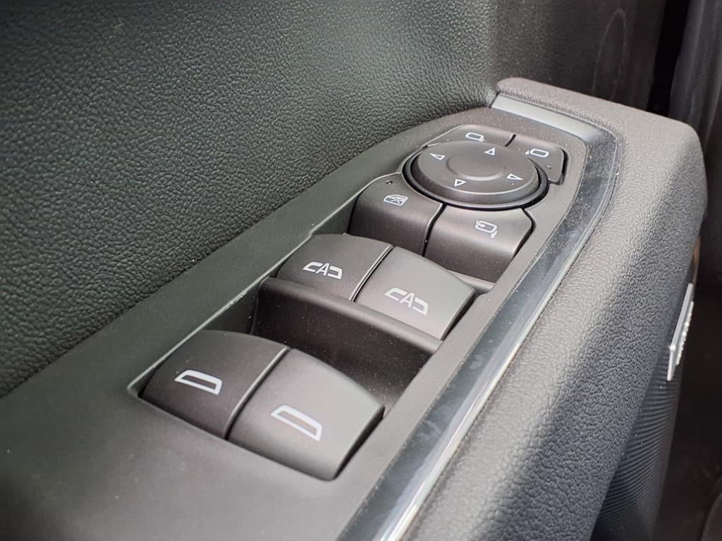 2026 GMC Sierra 1500 SLT Crew Cab Short Box RWD